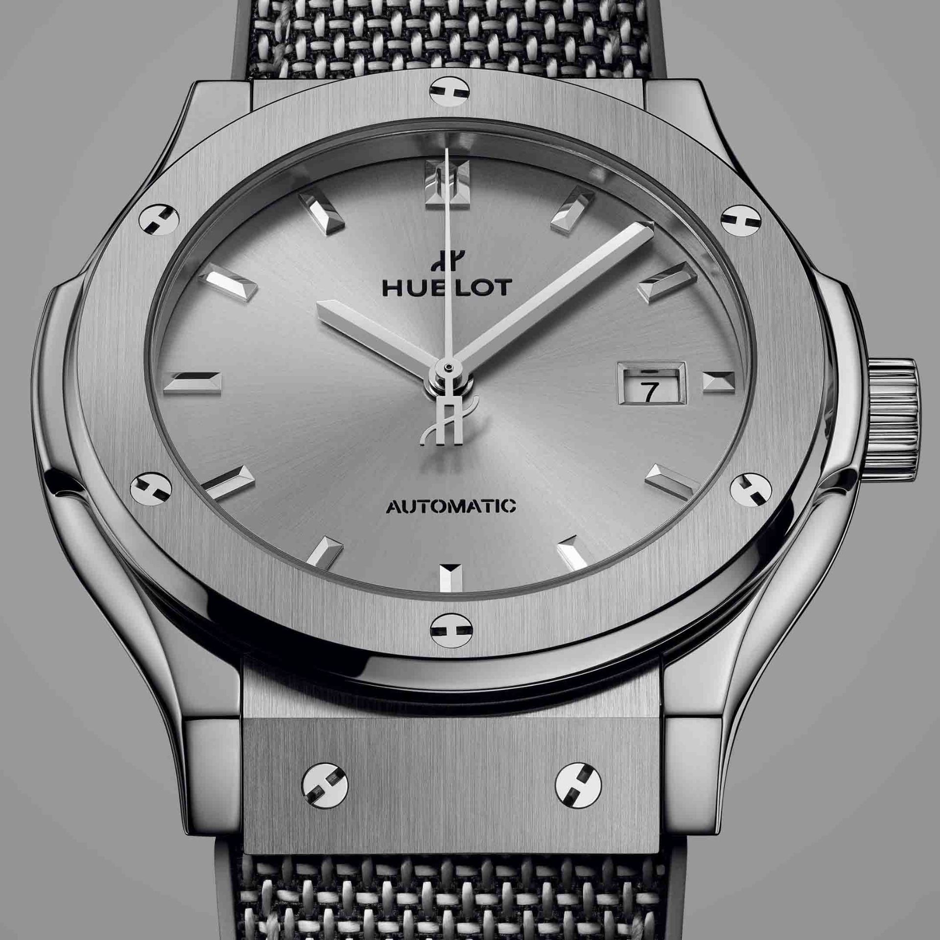 HUBLOT Classic Fusion Essential Grey 42 MM 542.NX.5610.NR.HEC24