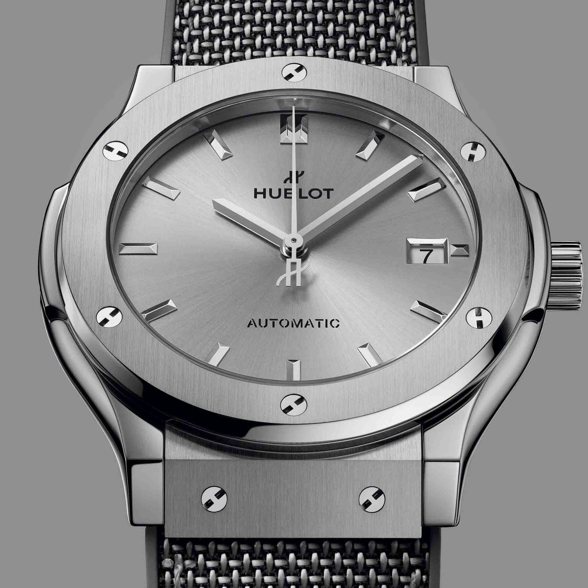 HUBLOT Classic Fusion Essential Grey 45 MM 511.NX.5610.NR.HEC24