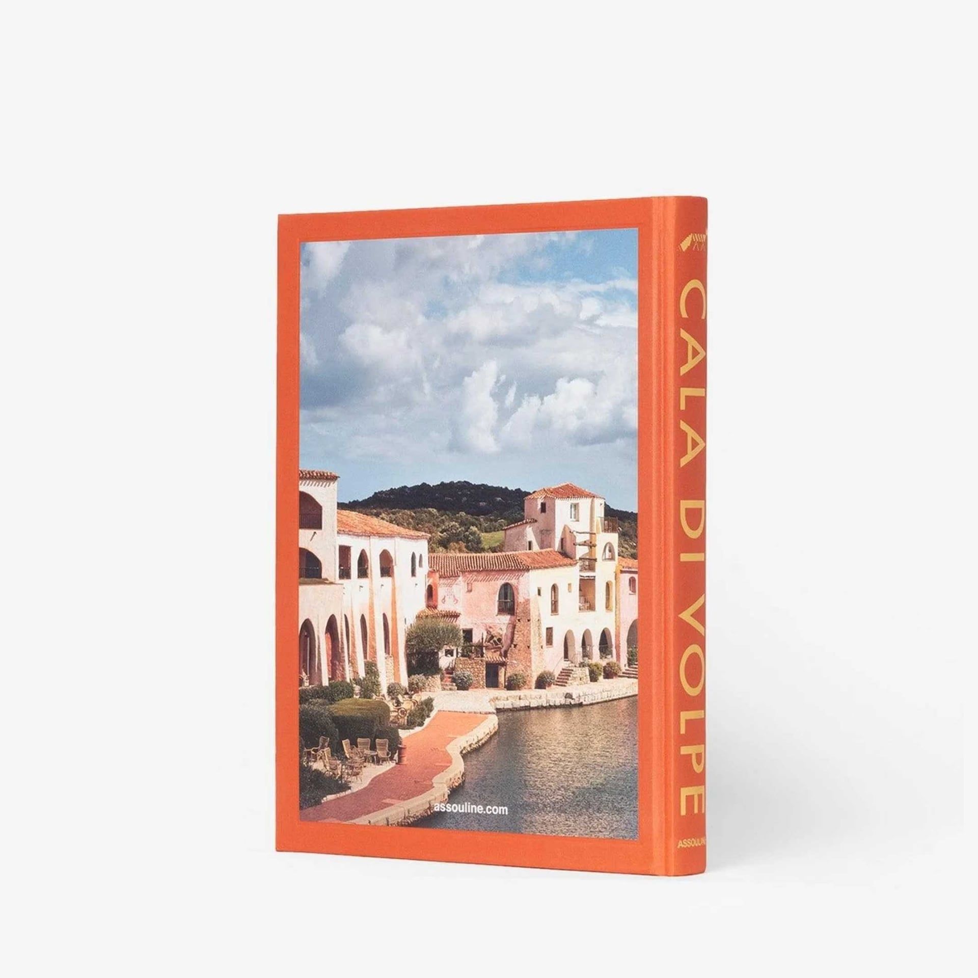 ASSOULINE Libro Cala Di Volpe 23 x 3 x H 30 CM 9781649802156