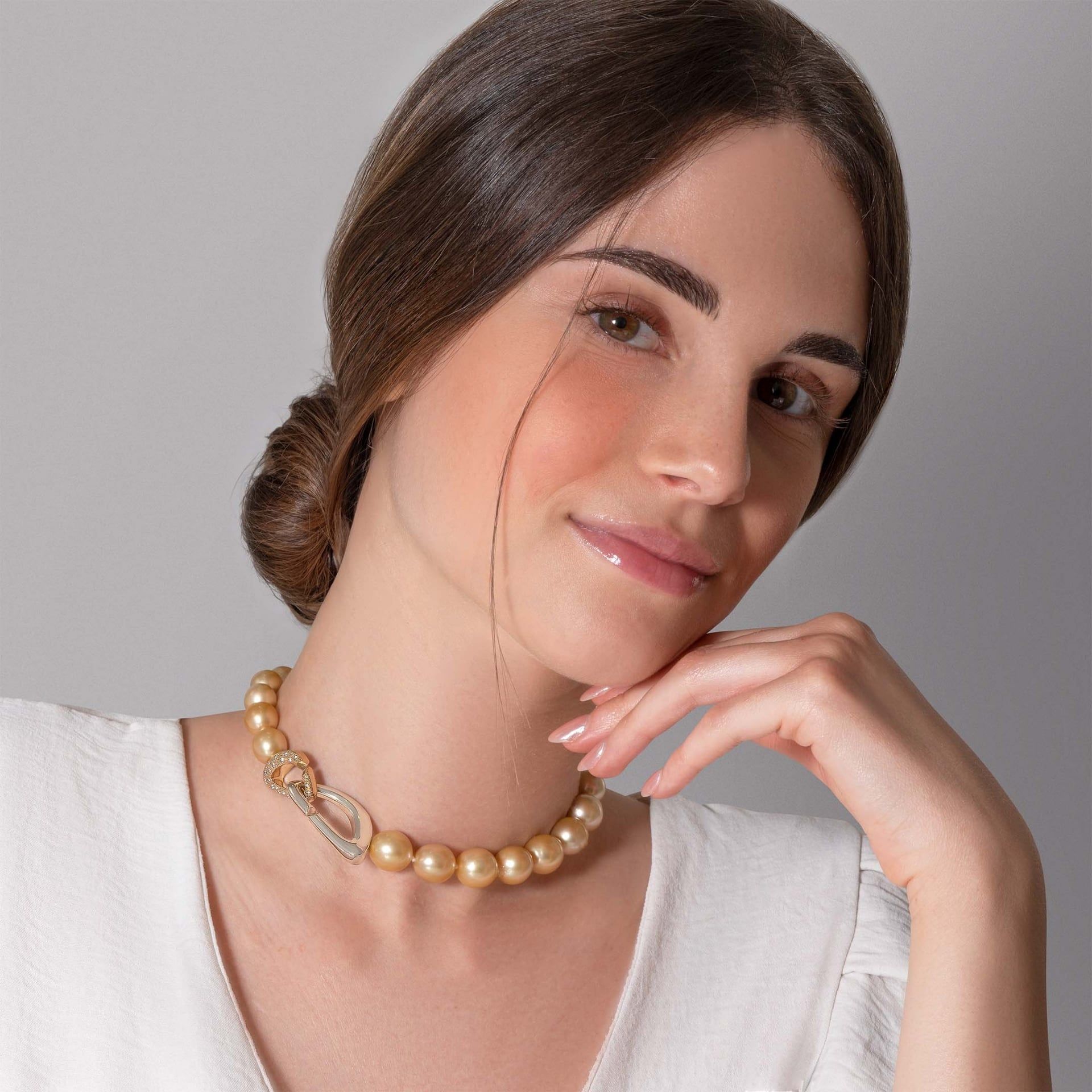 ASTRUA Collana Diva, Perle Australiane, Oro Giallo e Oro Bianco  DI698PDKT-PAUSMC12,8-15,5
