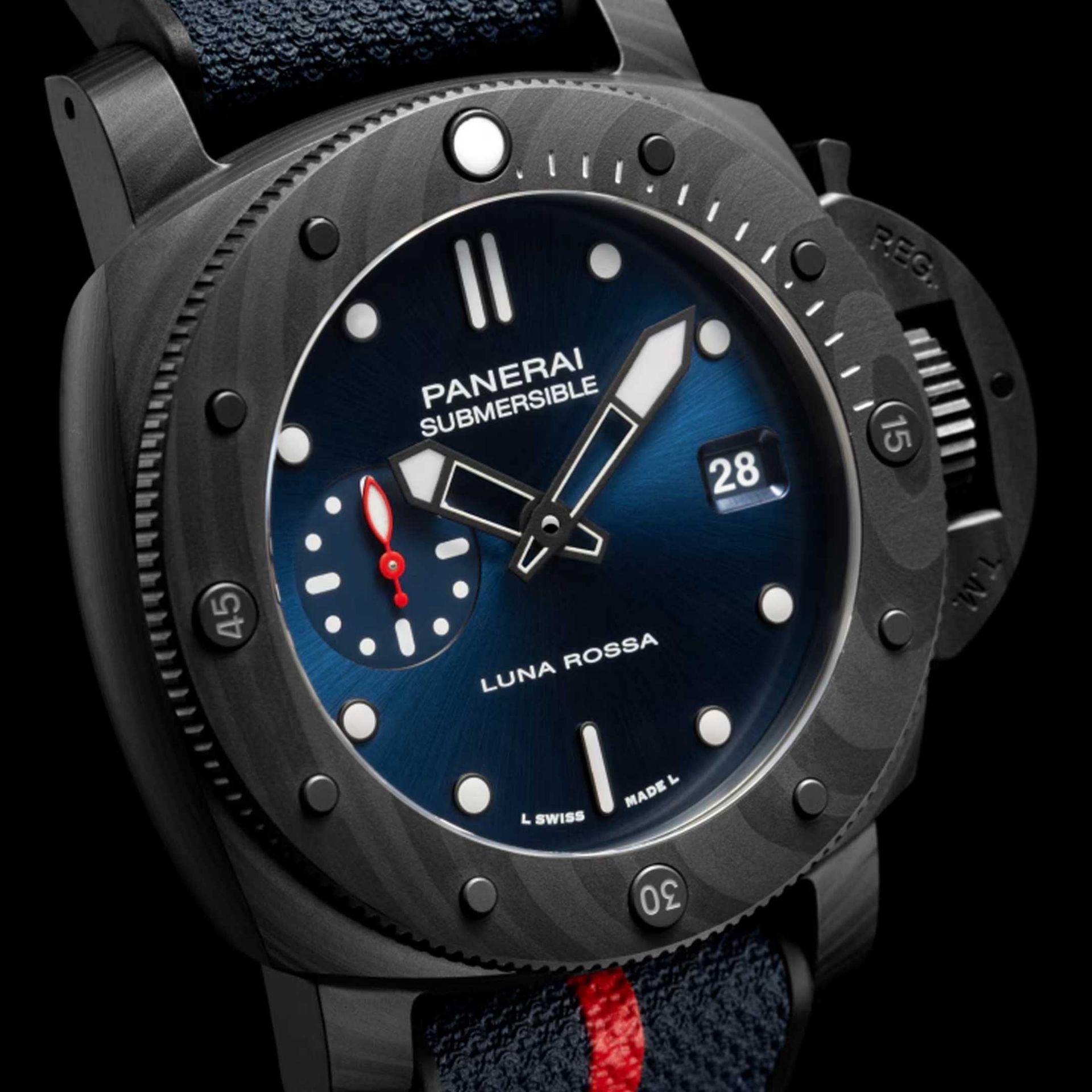 PANERAI  Submersible Luna Rossa Carbotech™ 42 MM PAM01563