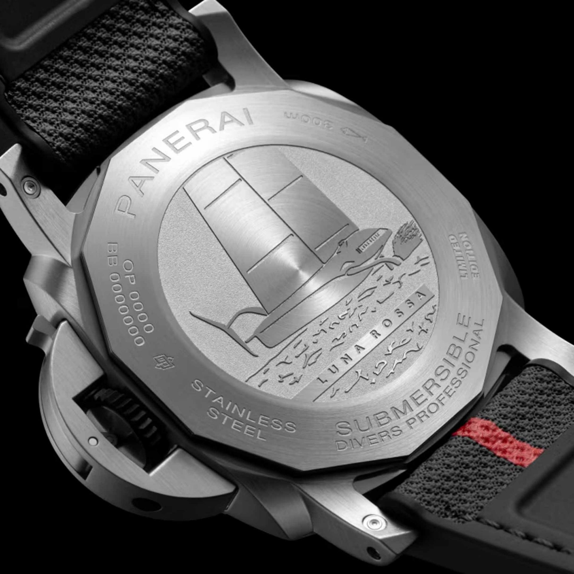 PANERAI Submersible QuarantaQuattro Luna Rossa 44 MM PAM01681