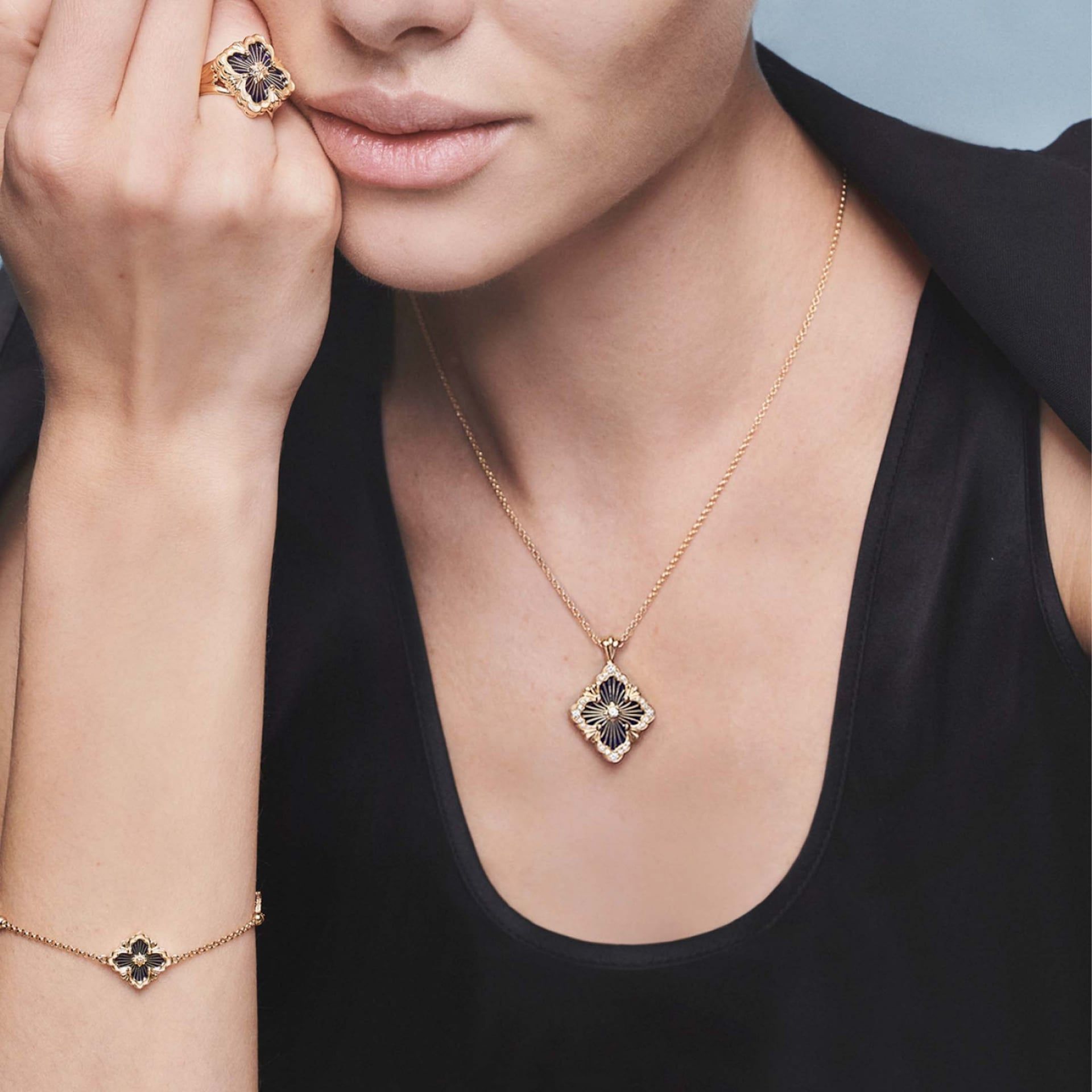 BUCCELLATI Pendente Opera Tulle Stone in Oro Giallo con Diamanti e Madre Perla  JAUPEN018006