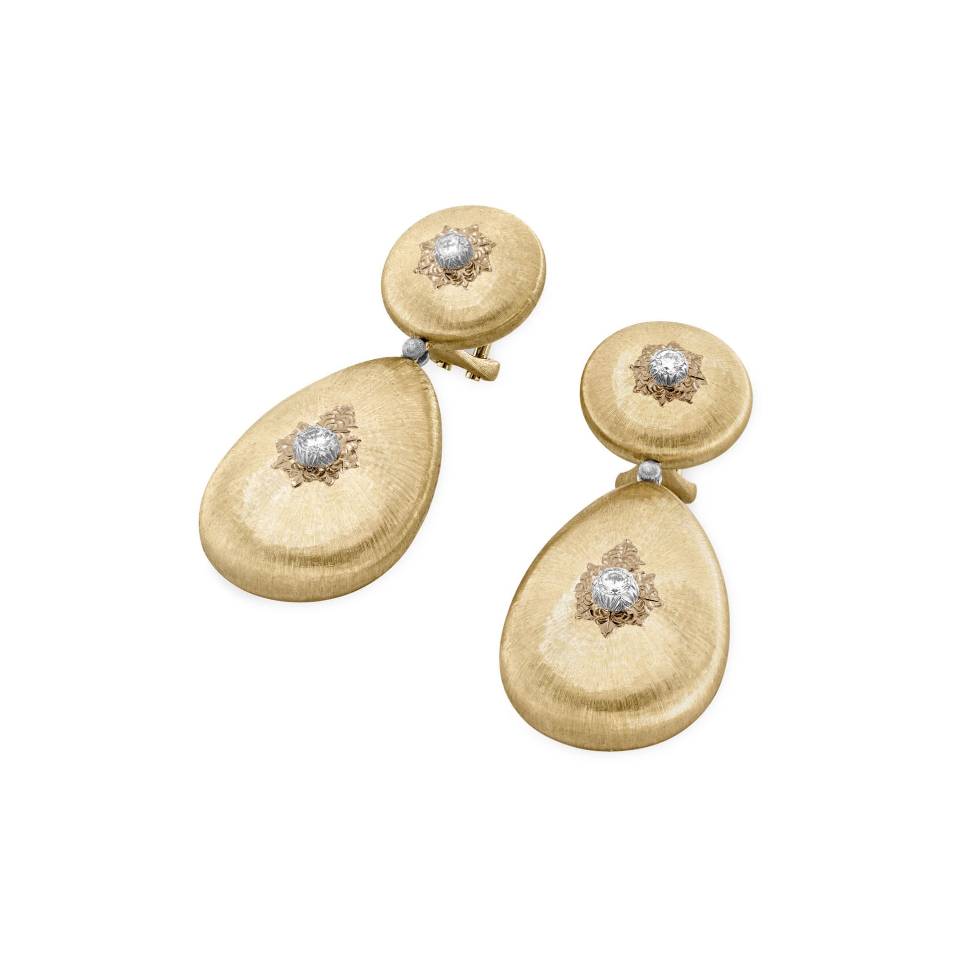 BUCCELLATI Orecchini Macri Classica in Oro Giallo e Bianco con Diamanti  JAUEAR006136