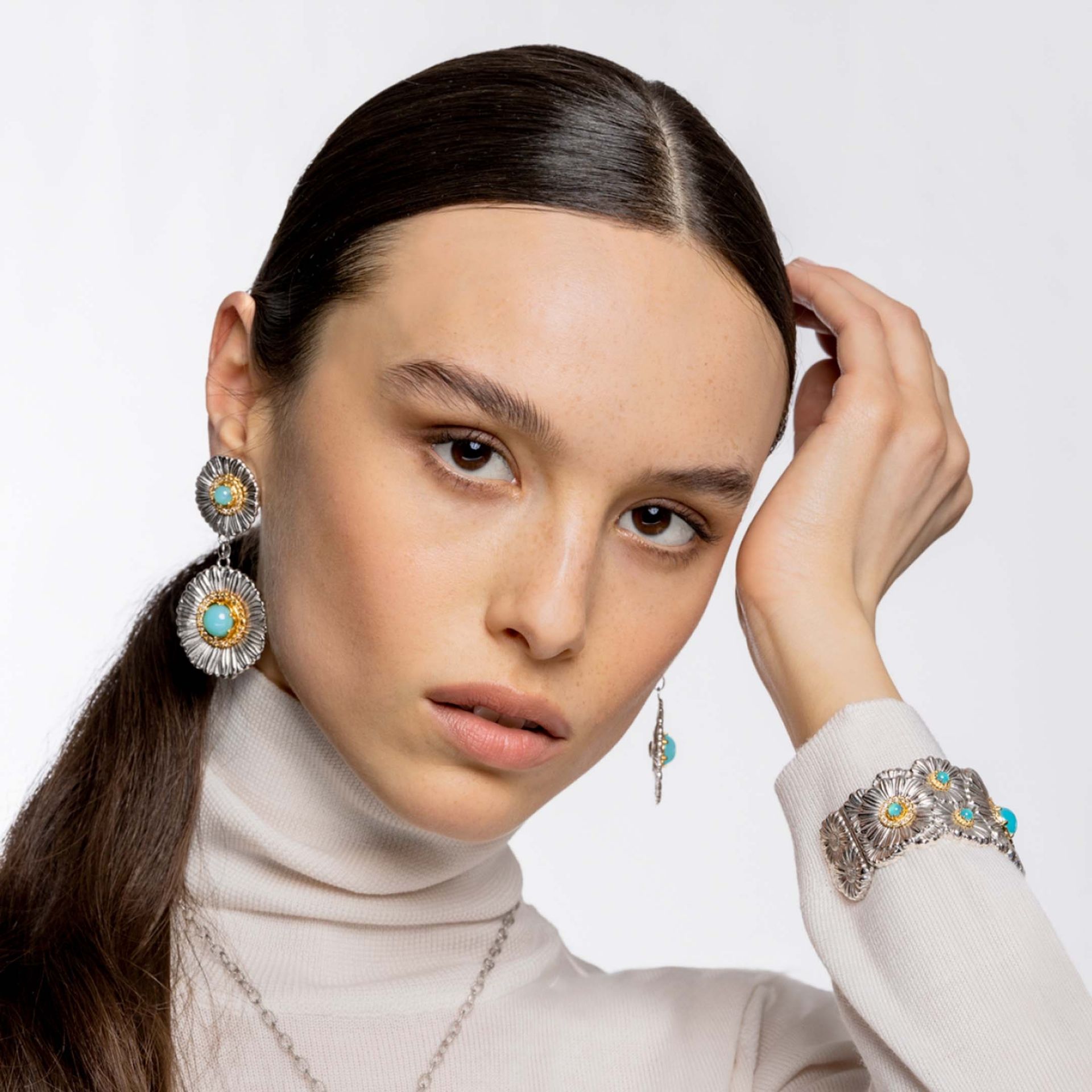 BUCCELLATI Orecchini Blossoms Color in Argento con Diamanti e Agata Azzurra  JAGEAR023592