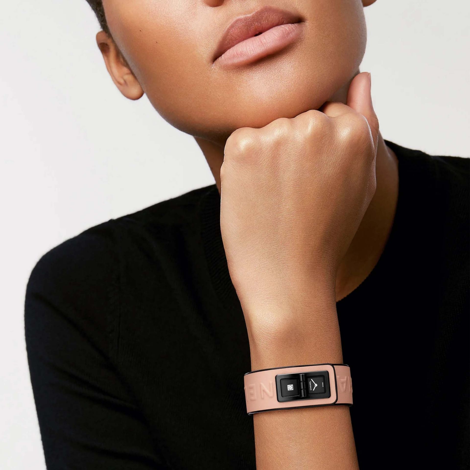 CHANEL Code Coco Blush 25 X 39.3 MM H10282