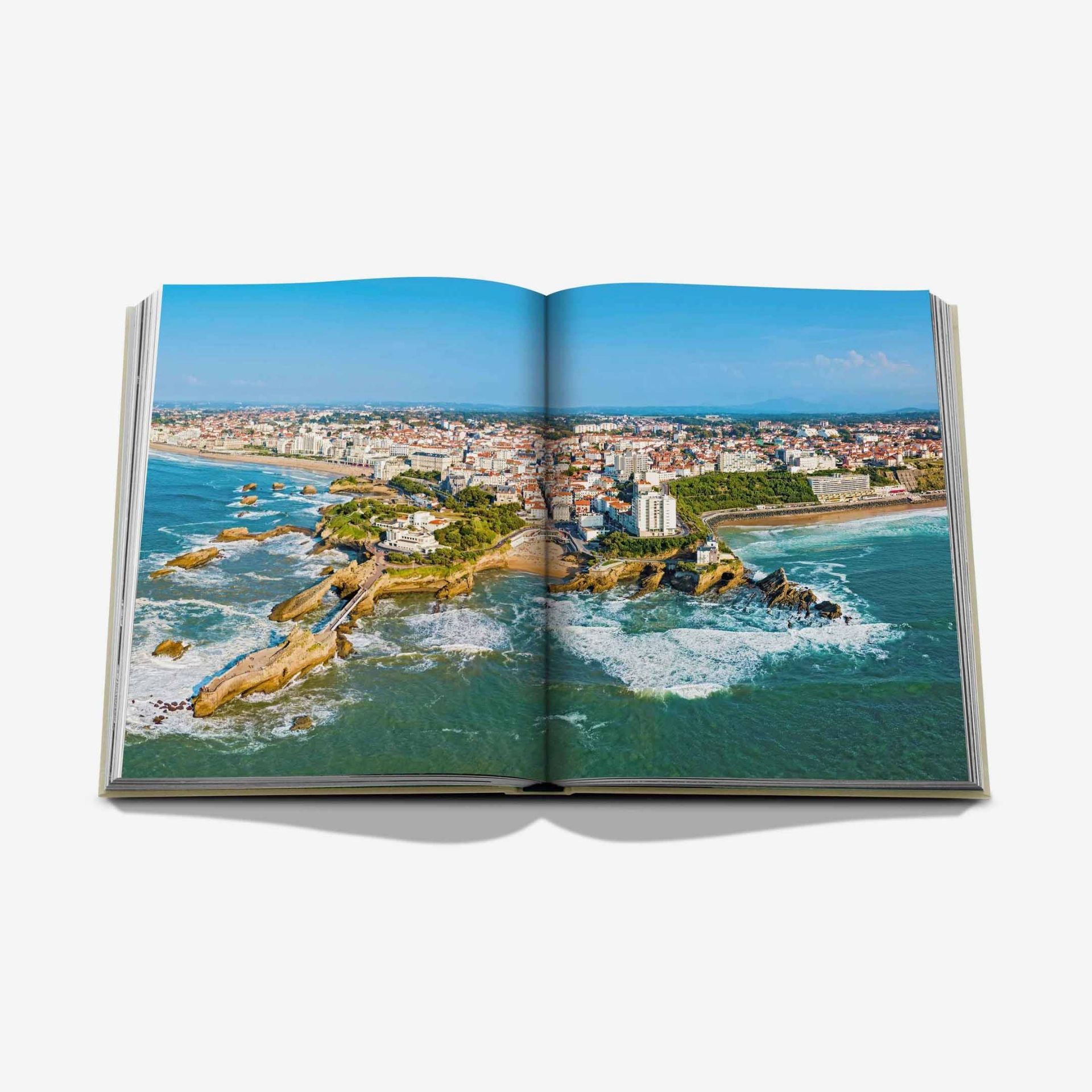 ASSOULINE Libro Biarritz Basque 25 x 4 x H 33 CM 9781649803399