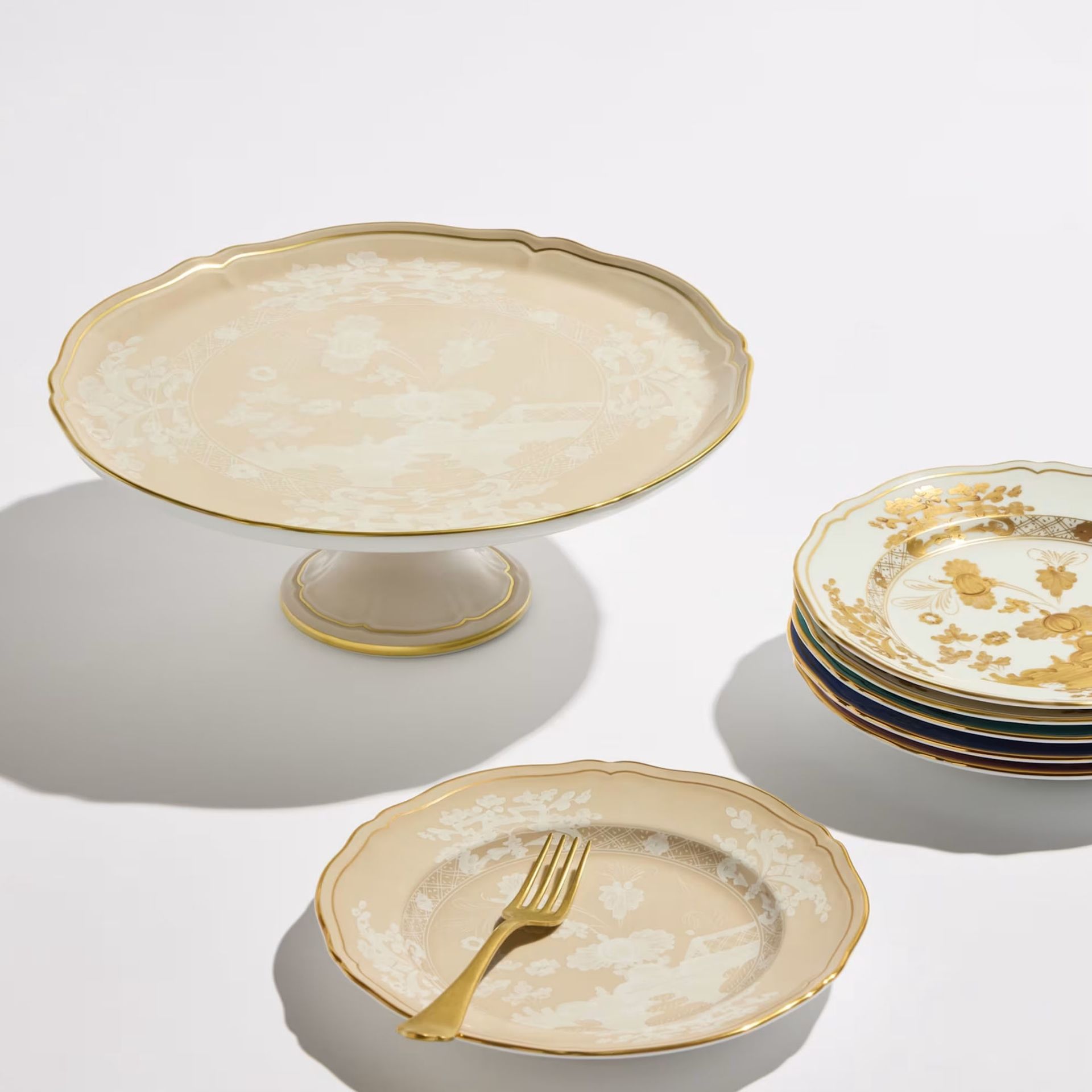 GINORI 1735 Alzata per Torta Oriente Italiano Meringa H 11.5 CM - Ø 30.5 CM 003RG00 FCT400LX0305G00135700