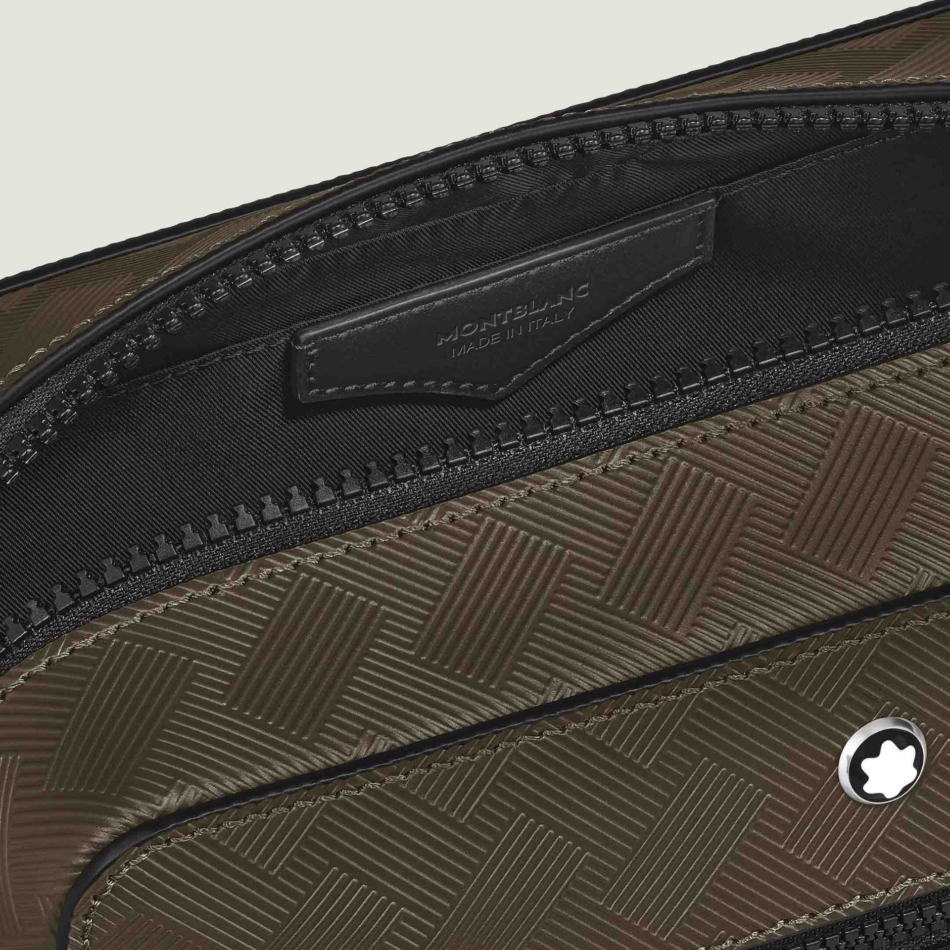 Montblanc Trousse da Toilette in Pelle Extreme  221608