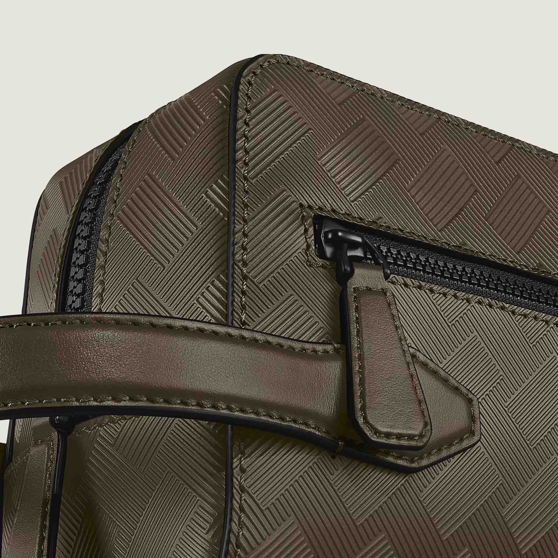 Montblanc Trousse da Toilette in Pelle Extreme  221608