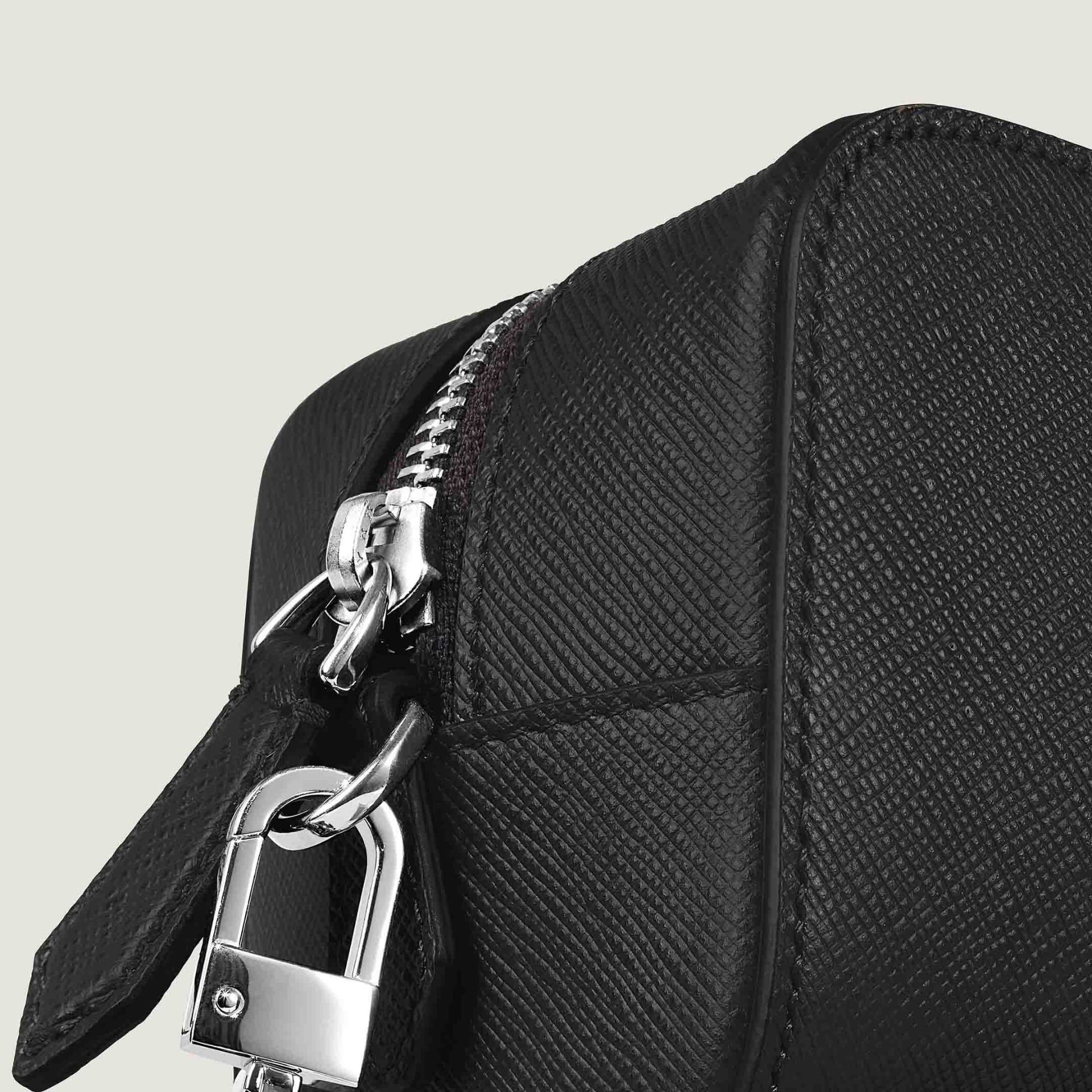 MONTBLANC Trousse da Toilette Piccola in Pelle Sartorial  221572