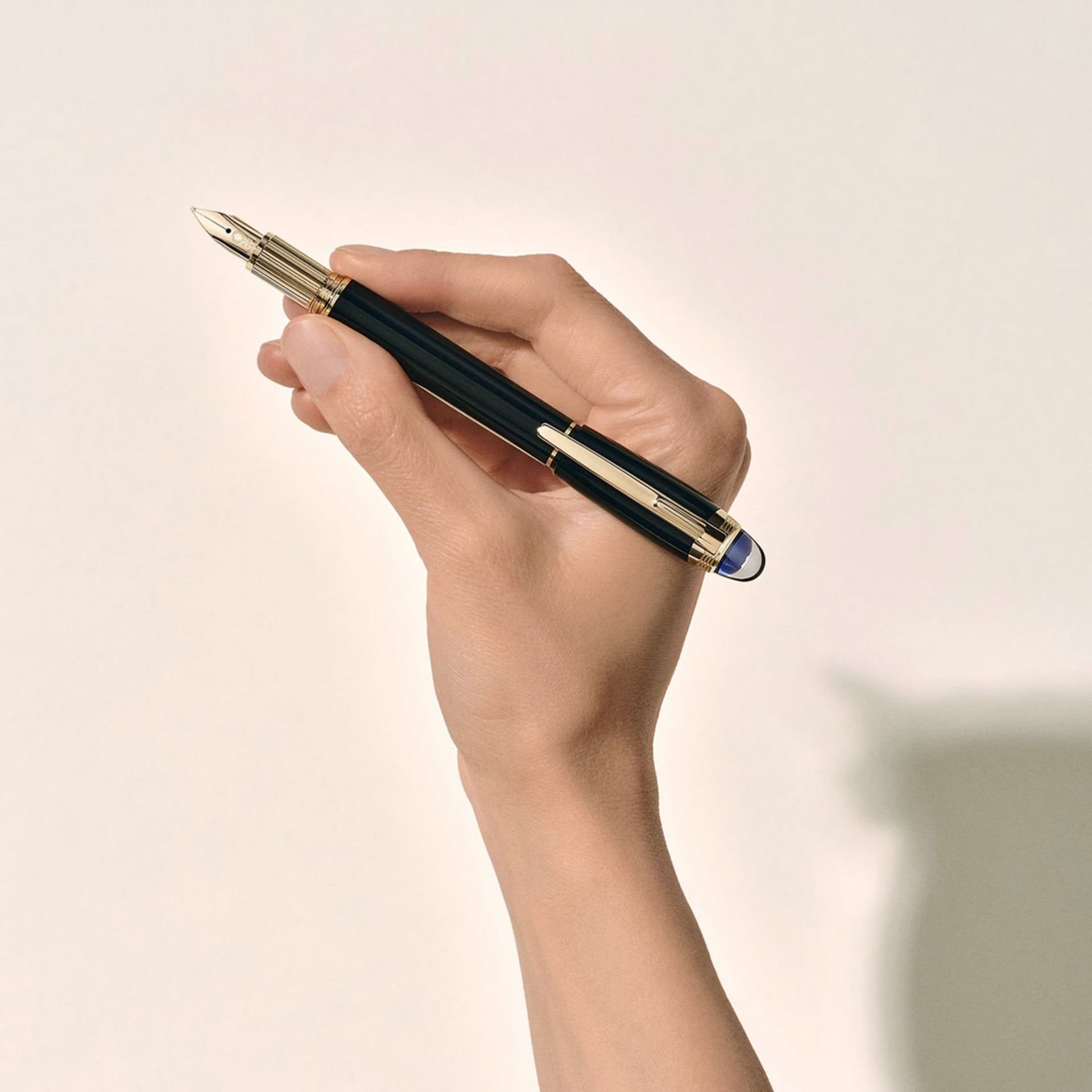 MONTBLANC Stilografica StarWalker Precious Resin con Converter a Stantuffo  132533