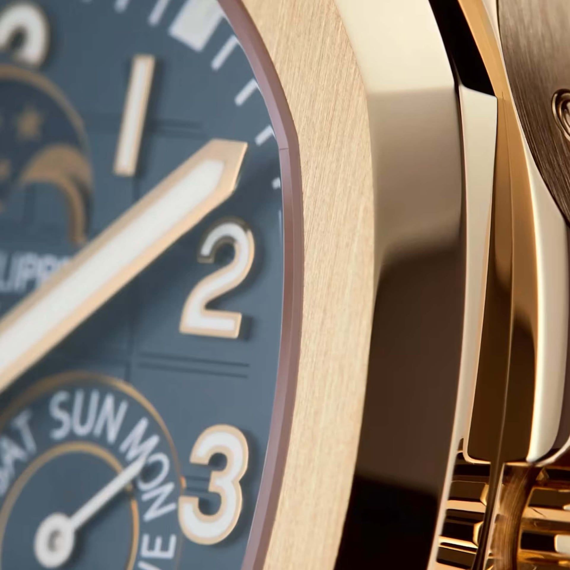 PATEK PHILIPPE Aquanaut 39.9 MM 5261R-001