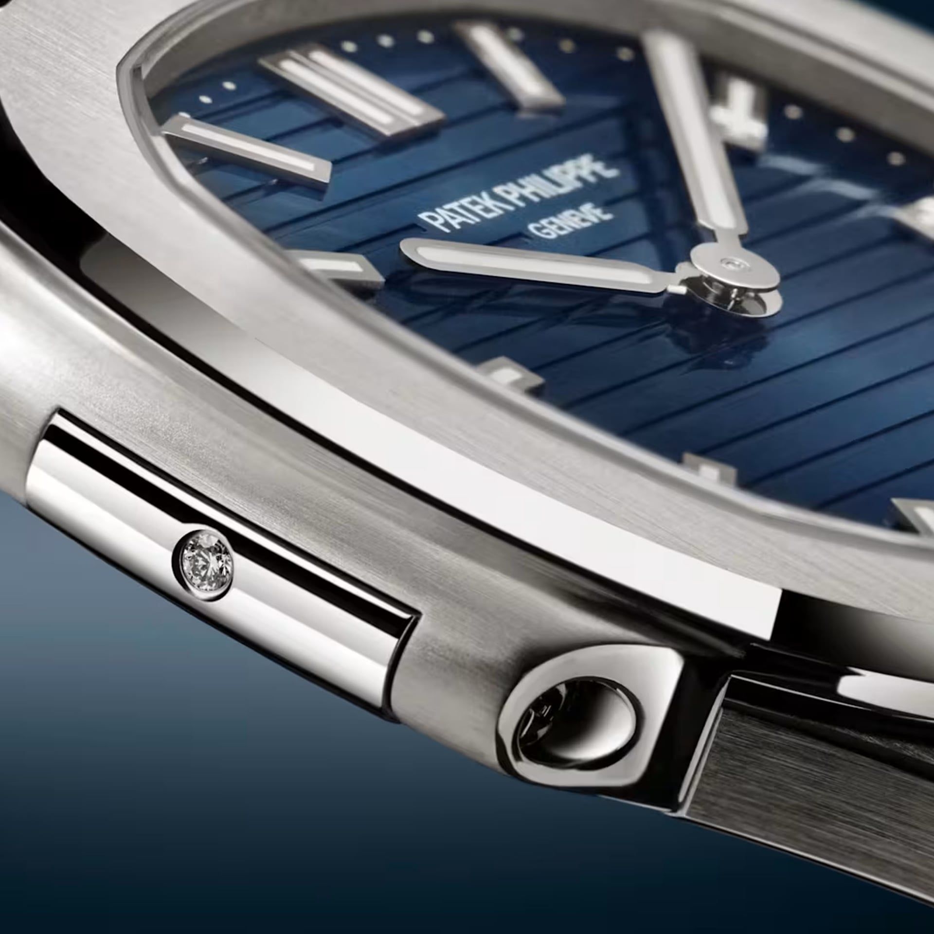 PATEK PHILIPPE Nautilus 38 MM 5610/1P-001