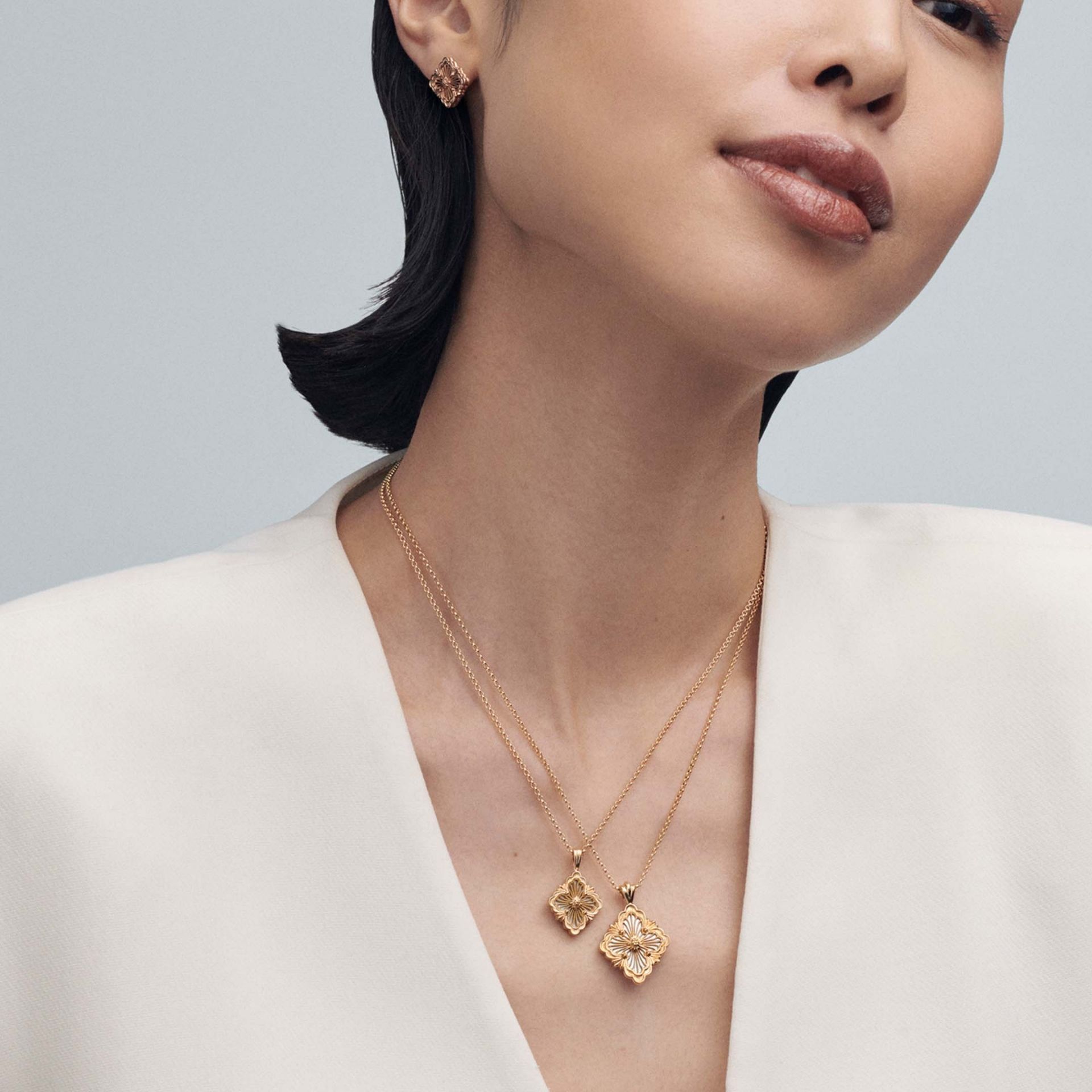 BUCCELLATI Pendente Opera Tulle Stone in Oro Giallo con Madre Perla  JAUPEN014235