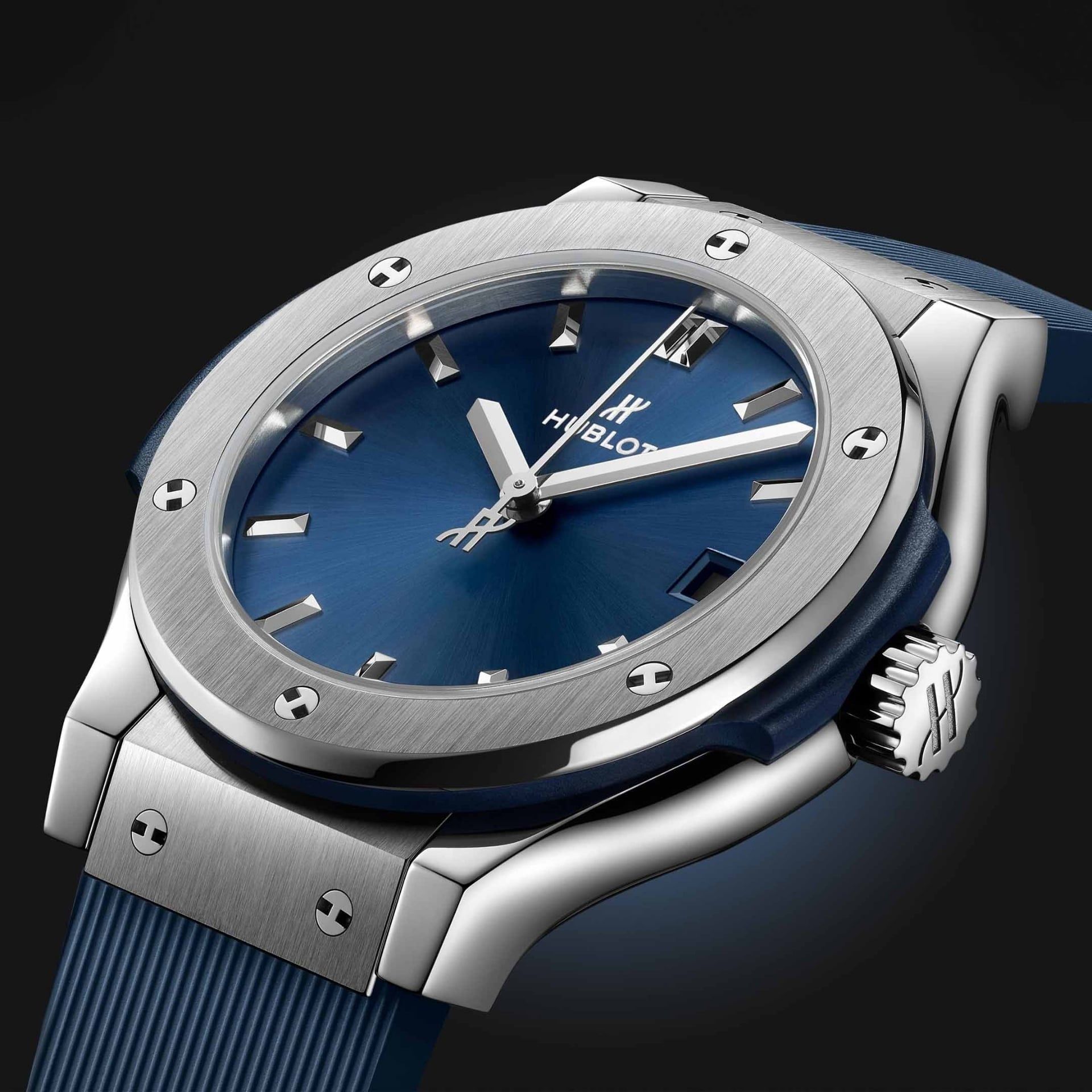 HUBLOT Classic Fusion Titanium Blue 33 MM 581.NX.7170.RX
