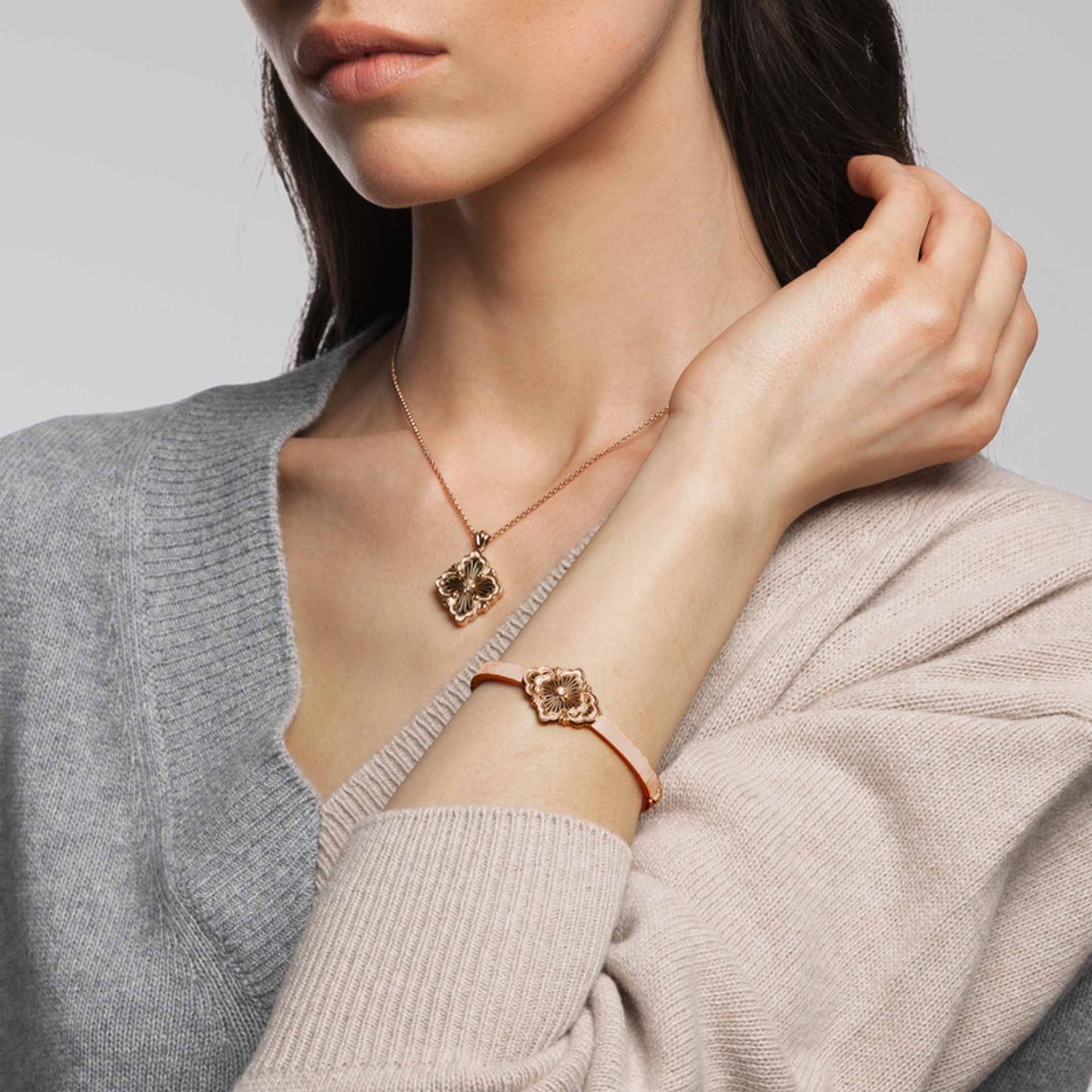 BUCCELLATI Pendente Opera Tulle Stone in Oro Rosa con Onice  JAUPEN017816