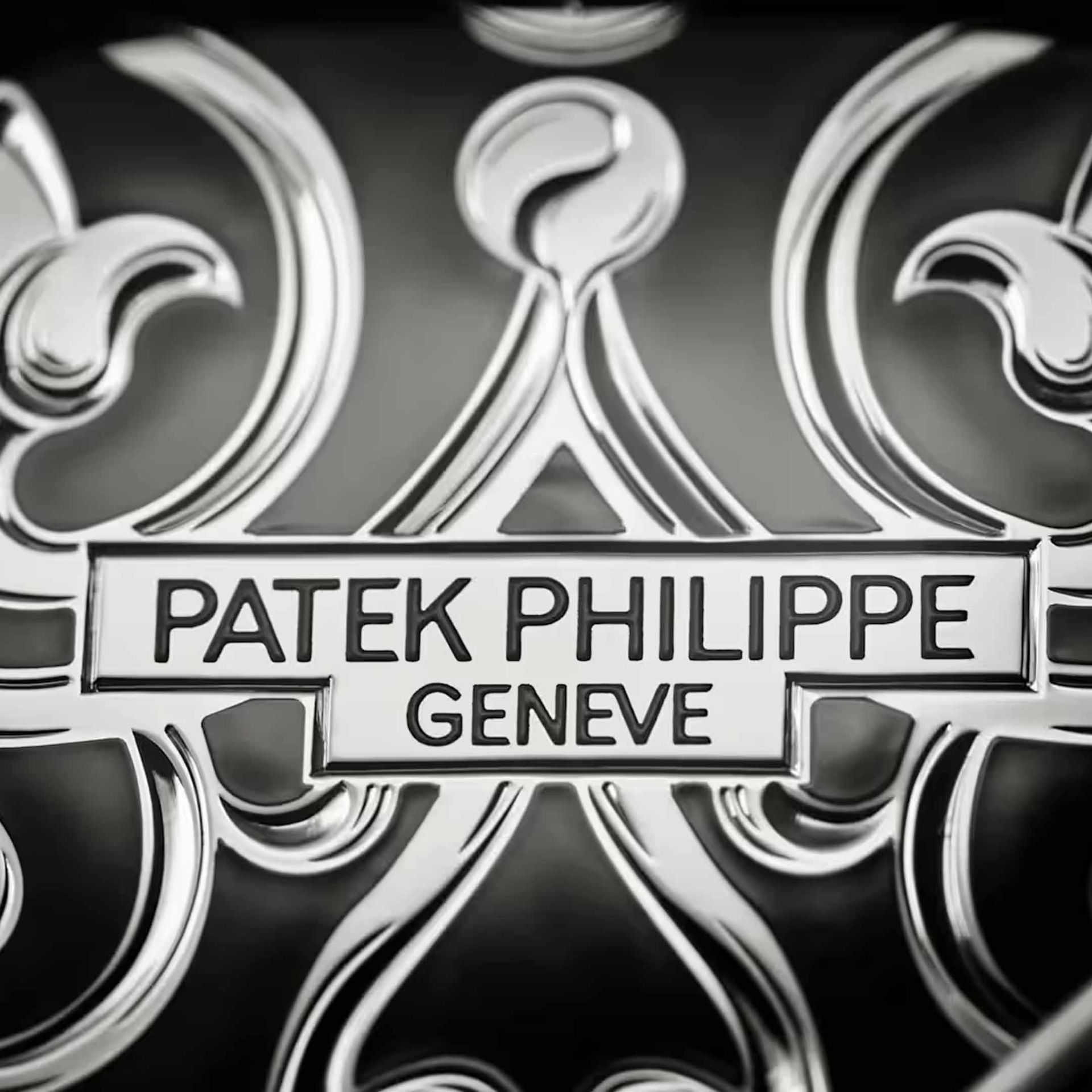 PATEK PHILIPPE Ellisse D'Oro 34.5 X 39.5  MM 5738/51G-001