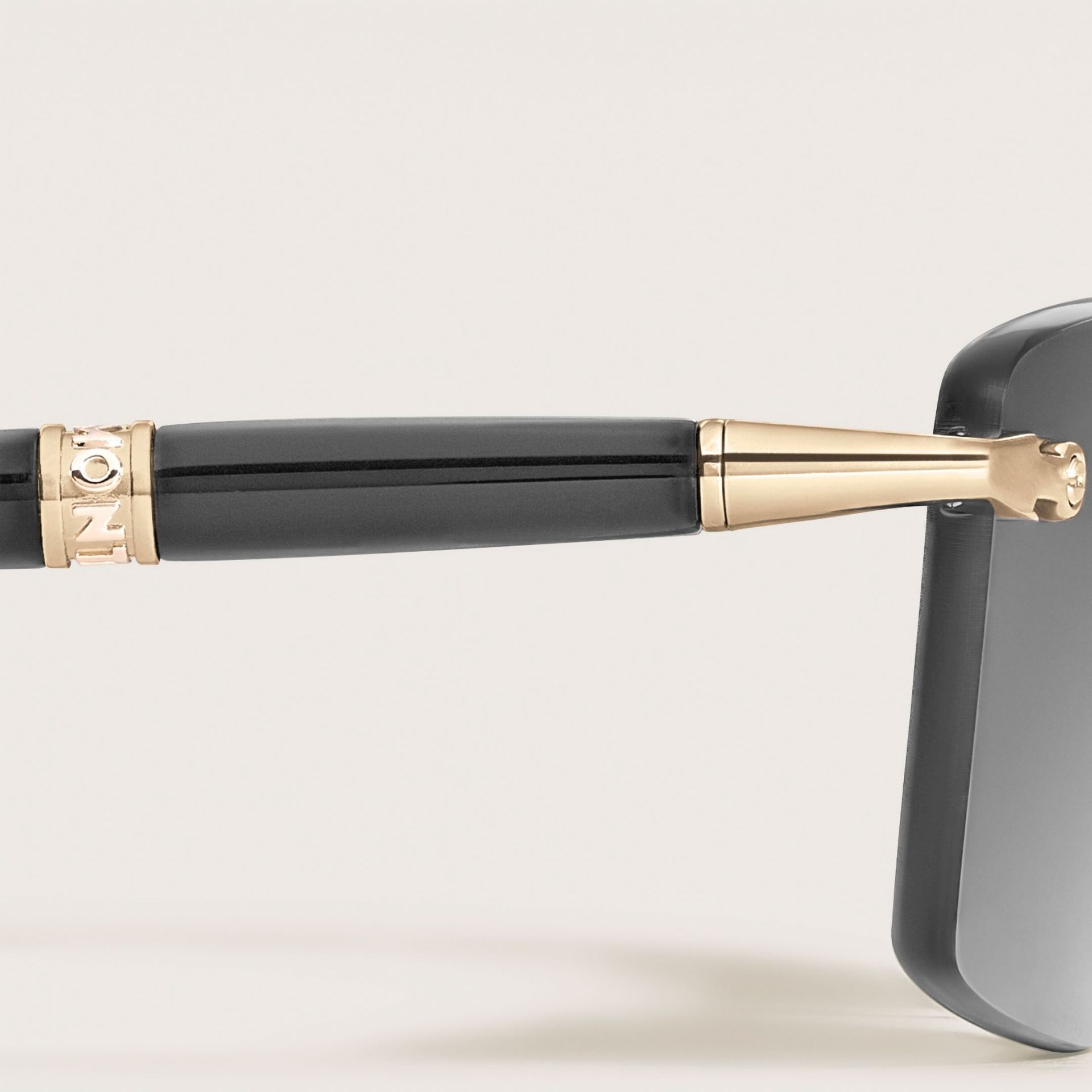 MONTBLANC Occhiali da Sole Rettangolari con Montatura in Metallo Nero  137183
