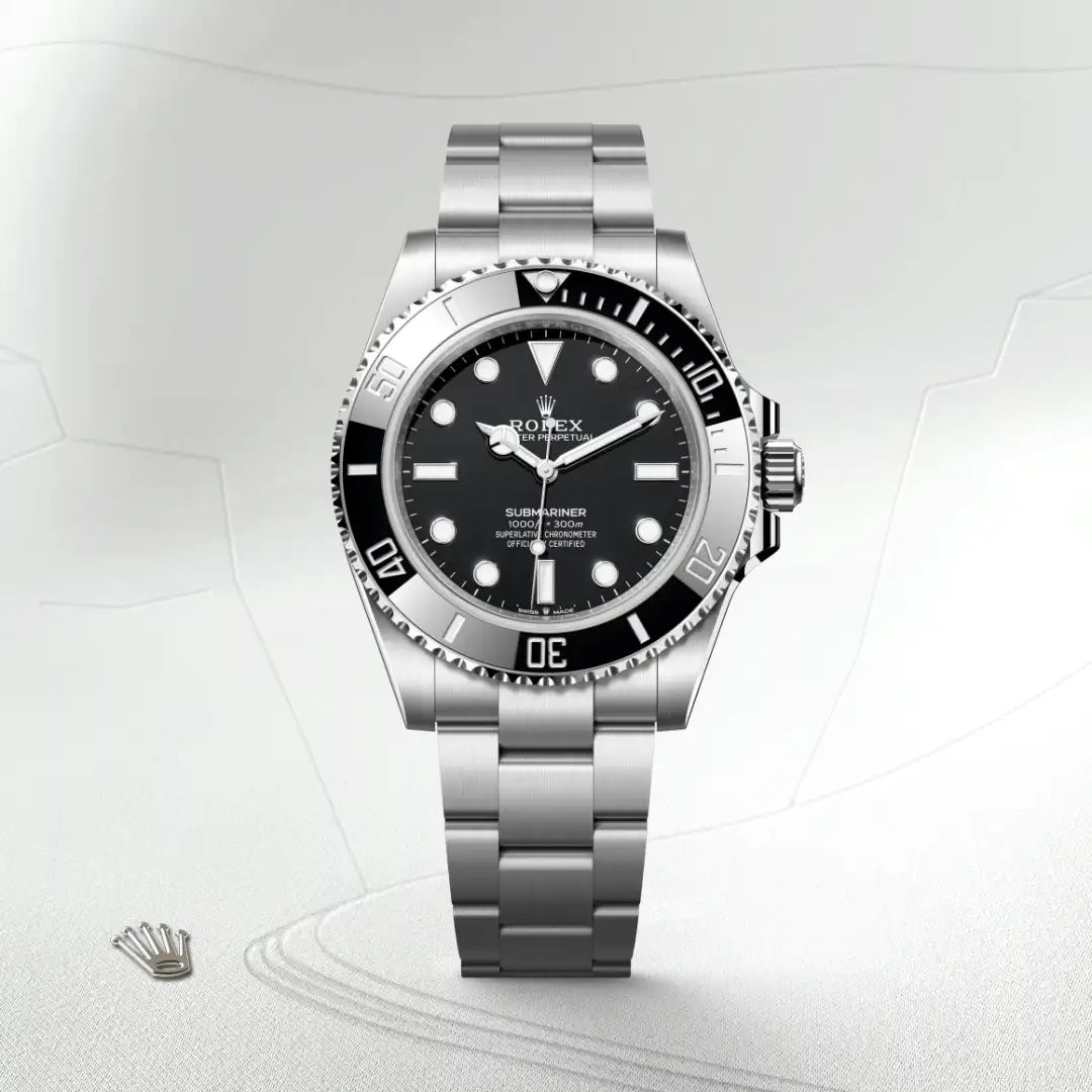 Rolex Submariner in Acciaio Oystersteelcon “Pavé madreperla farfalle”, lunetta Bombata, bracciale Acciaio Oystersteel