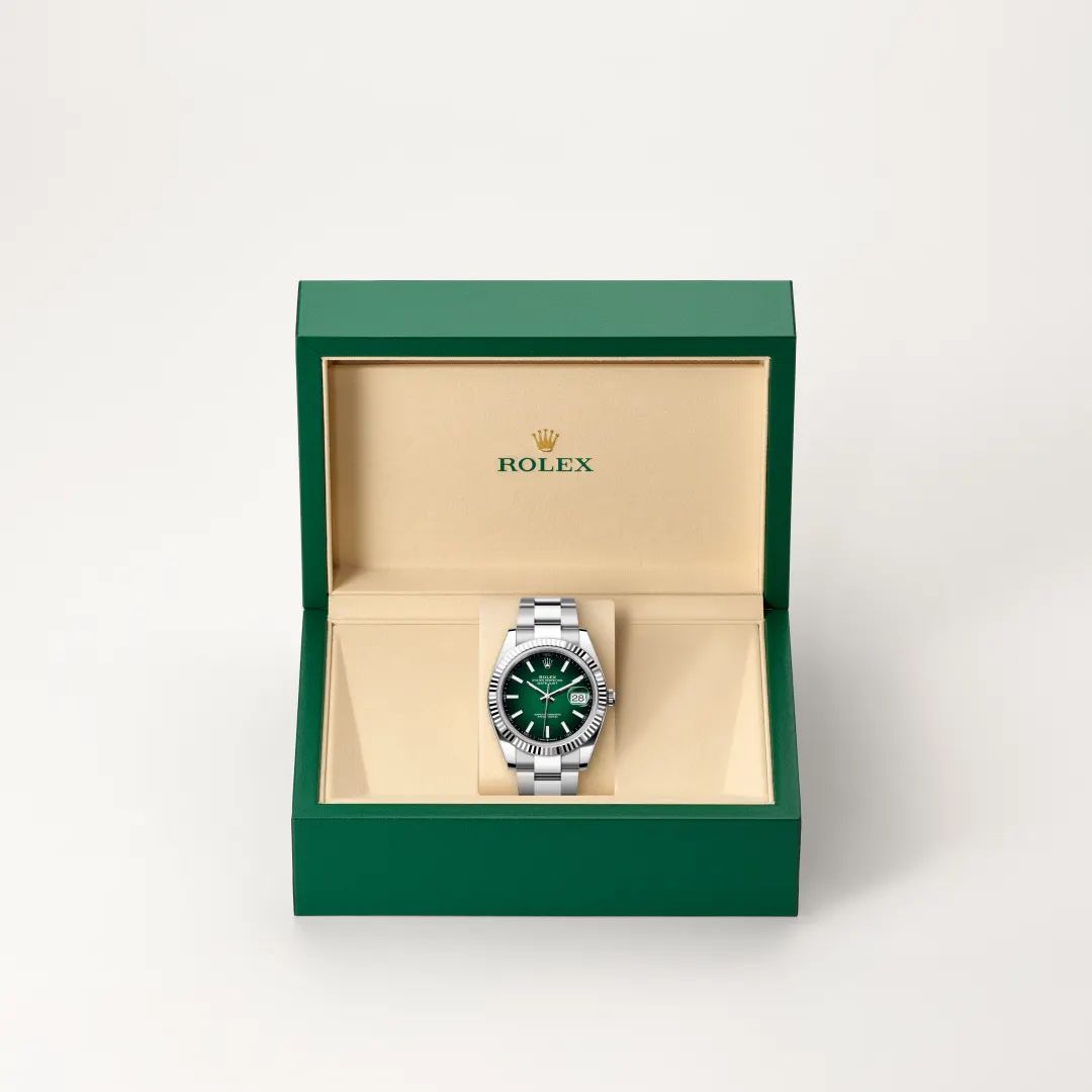 Rolex Datejust 41 in Acciaio Oystersteelcon “Pavé madreperla farfalle”, lunetta Bombata, bracciale Acciaio Oystersteel