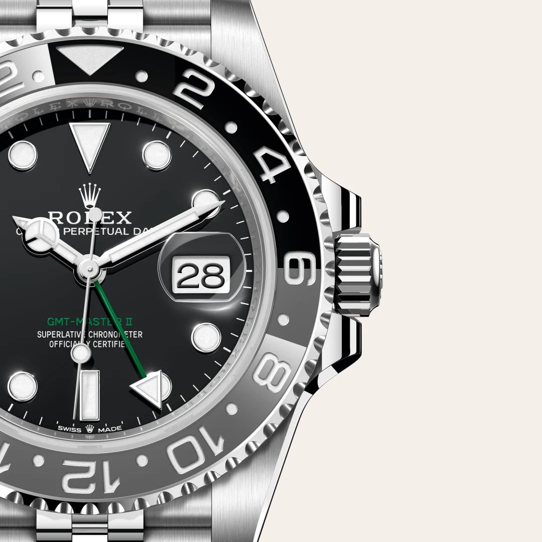 Rolex GMT-Master II in Oystersteelcon “Butterfly mother-of-pearl pavé”, lunetta Domed, bracciale Oystersteel