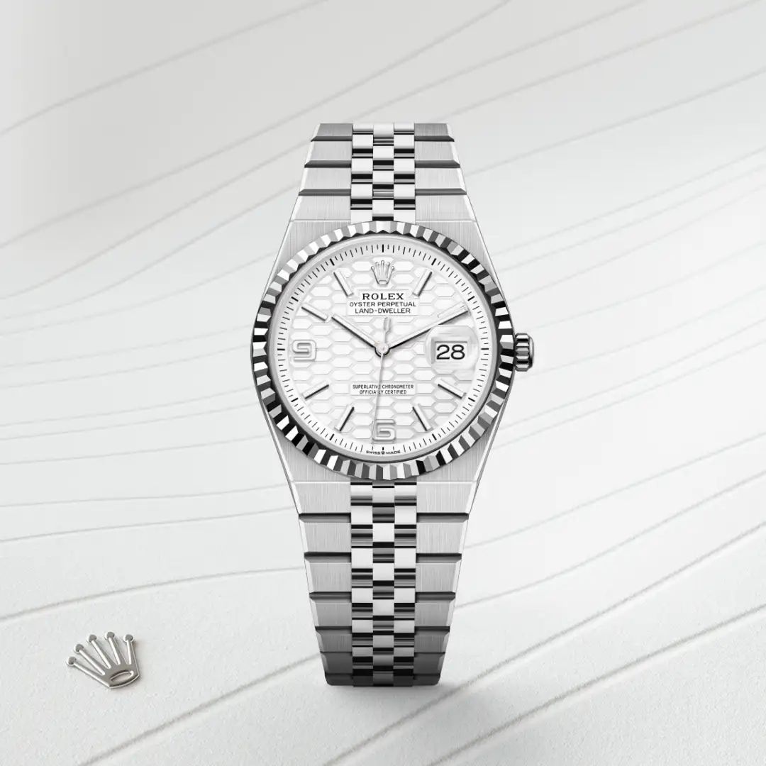 Rolex Land-Dweller 36 in Oystersteelcon “Butterfly mother-of-pearl pavé”, lunetta Domed, bracciale Oystersteel