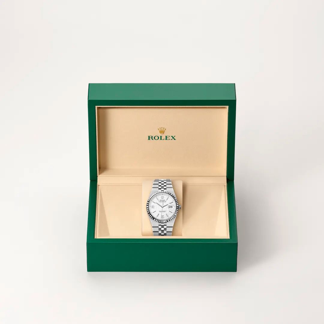 Rolex Land-Dweller 36 in Oystersteelcon “Butterfly mother-of-pearl pavé”, lunetta Domed, bracciale Oystersteel