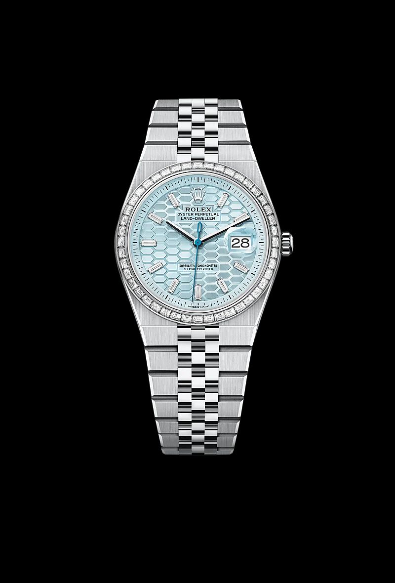 Rolex Land-Dweller 36 in Oystersteelcon “Butterfly mother-of-pearl pavé”, lunetta Domed, bracciale Oystersteel