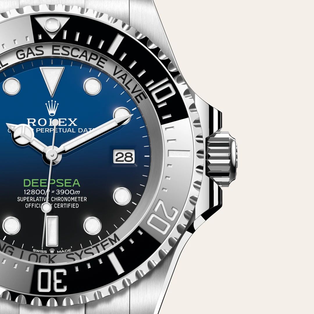 Rolex Rolex Deepsea in Acciaio Oystersteelcon “Pavé madreperla farfalle”, lunetta Bombata, bracciale Acciaio Oystersteel