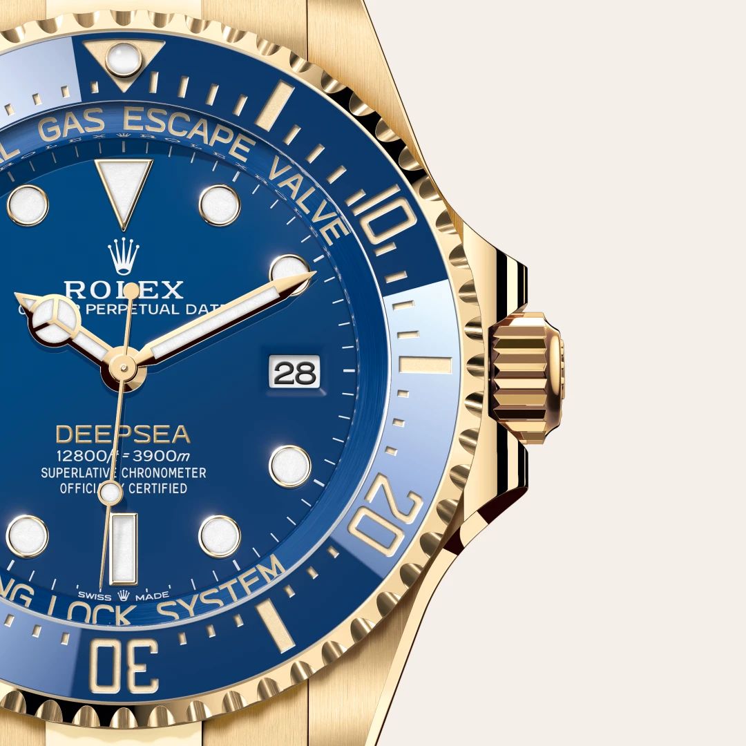 Rolex Rolex Deepsea in Acciaio Oystersteelcon “Pavé madreperla farfalle”, lunetta Bombata, bracciale Acciaio Oystersteel