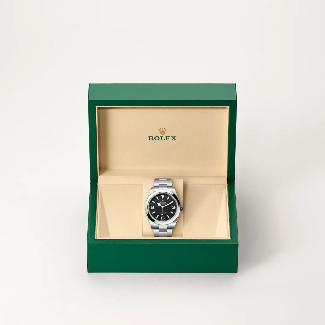 Rolex Explorer 40 in Oystersteelcon “Butterfly mother-of-pearl pavé”, lunetta Domed, bracciale Oystersteel