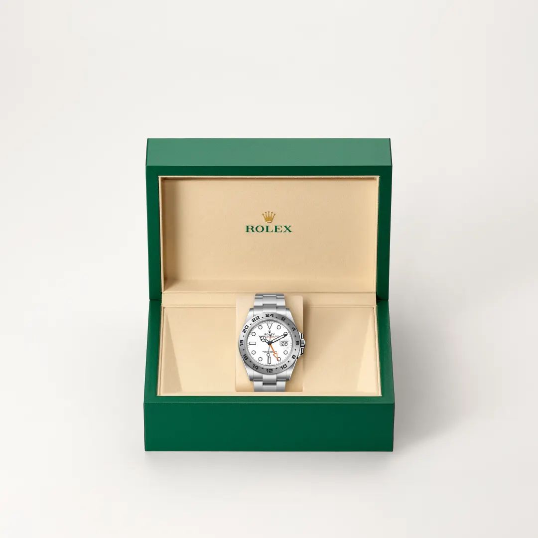 Rolex Explorer II in Acciaio Oystersteelcon “Pavé madreperla farfalle”, lunetta Bombata, bracciale Acciaio Oystersteel