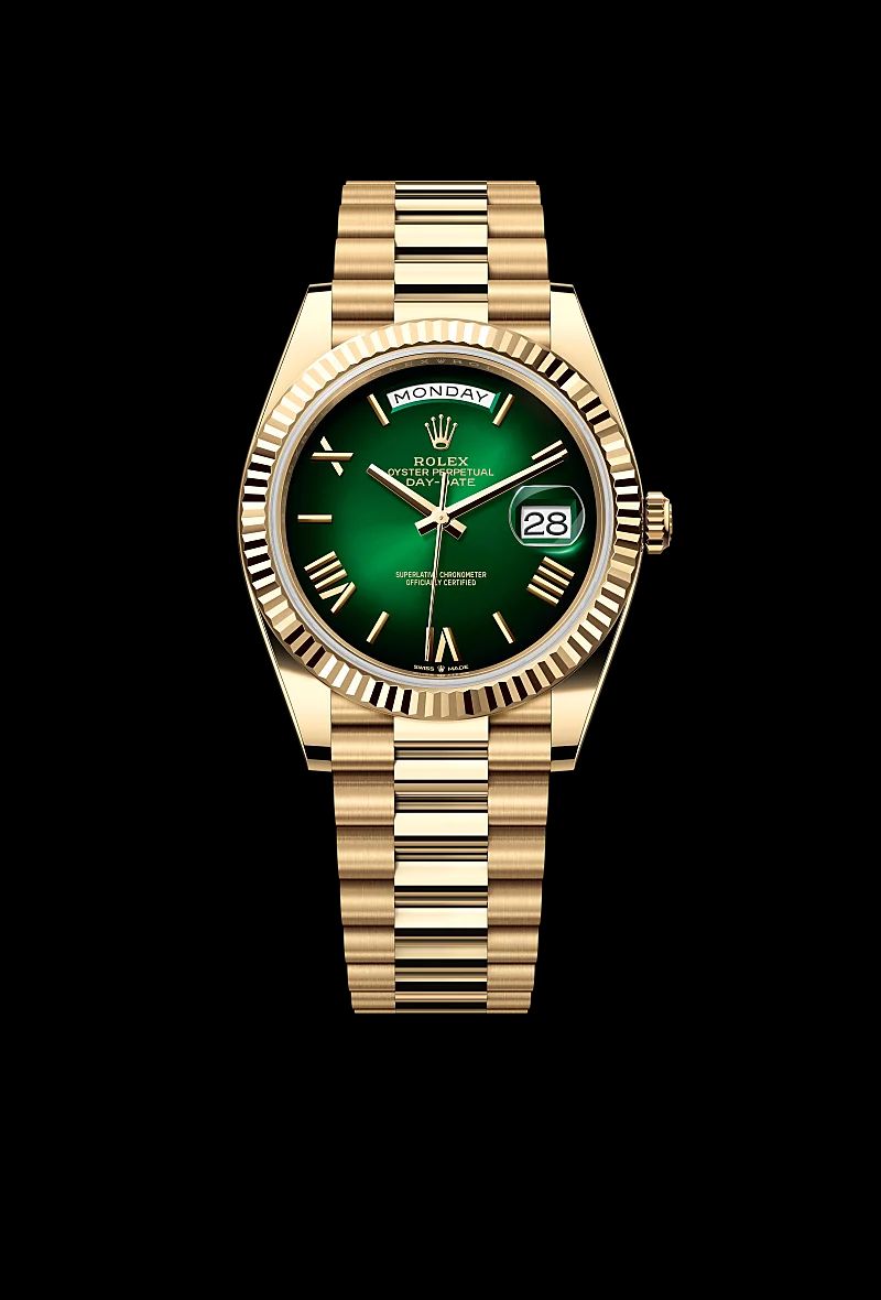 Rolex Day-Date 40 in Oystersteelcon “Butterfly mother-of-pearl pavé”, lunetta Domed, bracciale Oystersteel