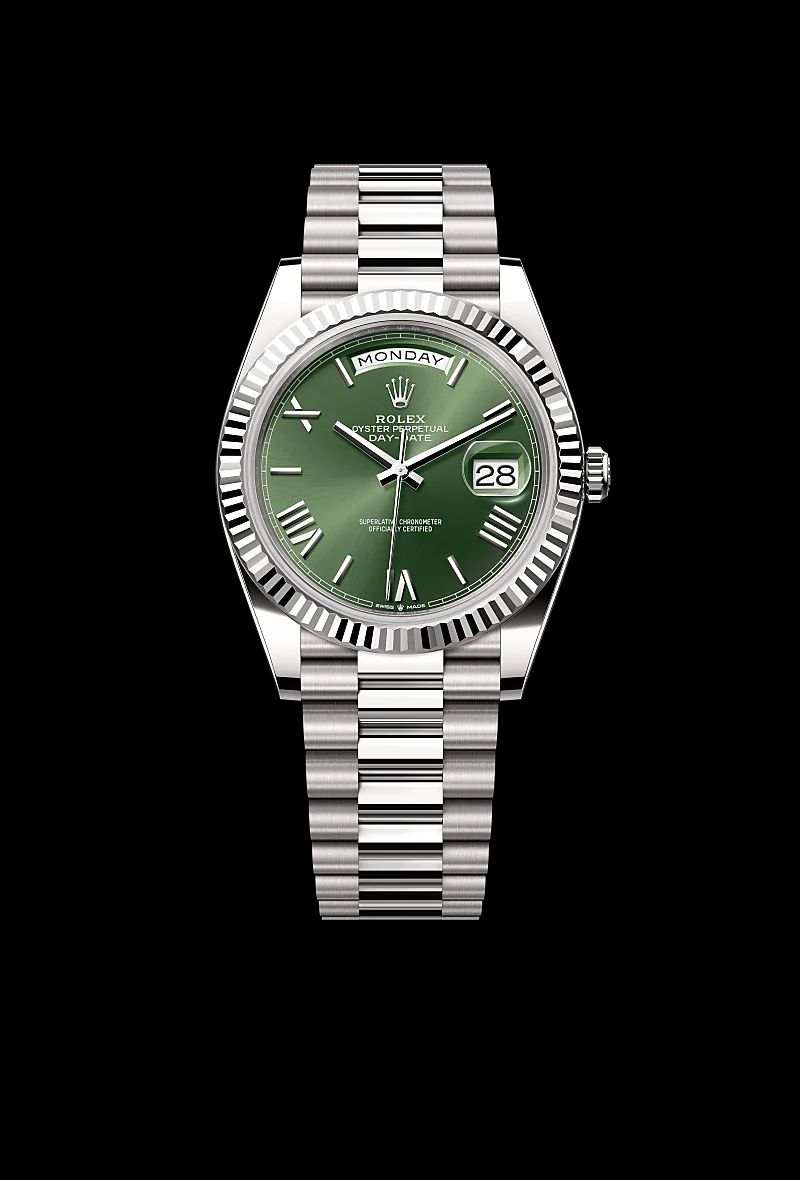 Rolex Day-Date 40 in Oystersteelcon “Butterfly mother-of-pearl pavé”, lunetta Domed, bracciale Oystersteel