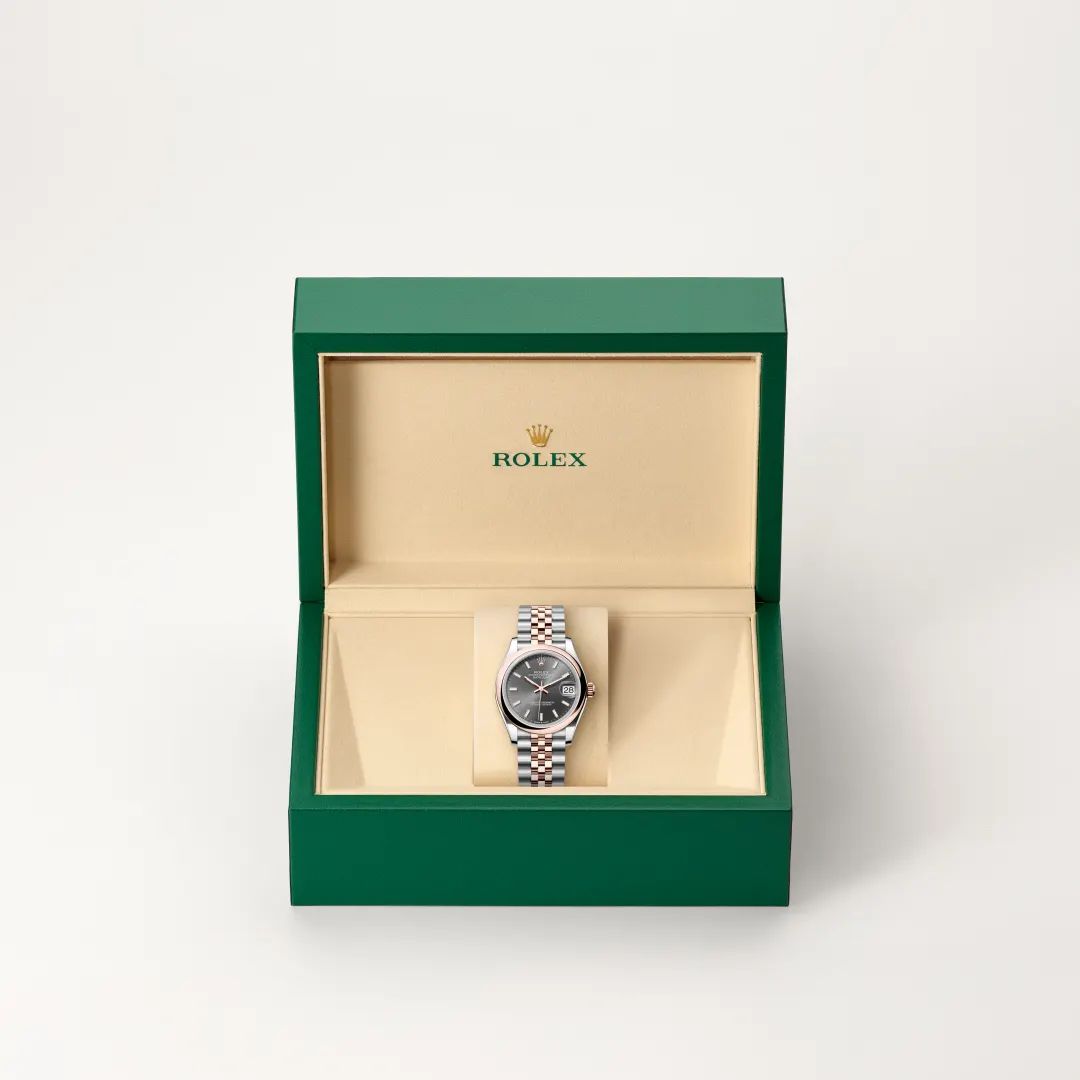 Rolex Datejust 31 in Acciaio Oystersteelcon “Pavé madreperla farfalle”, lunetta Bombata, bracciale Acciaio Oystersteel