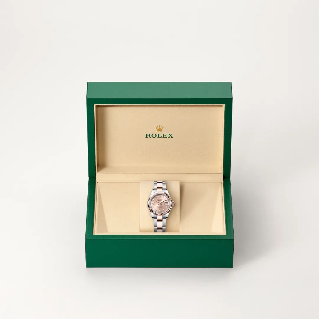 Rolex Lady-Datejust in Acciaio Oystersteelcon “Pavé madreperla farfalle”, lunetta Bombata, bracciale Acciaio Oystersteel