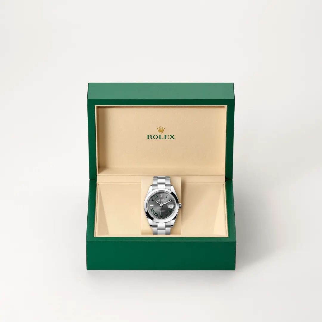 Rolex Datejust 41 in Oystersteelcon “Butterfly mother-of-pearl pavé”, lunetta Domed, bracciale Oystersteel