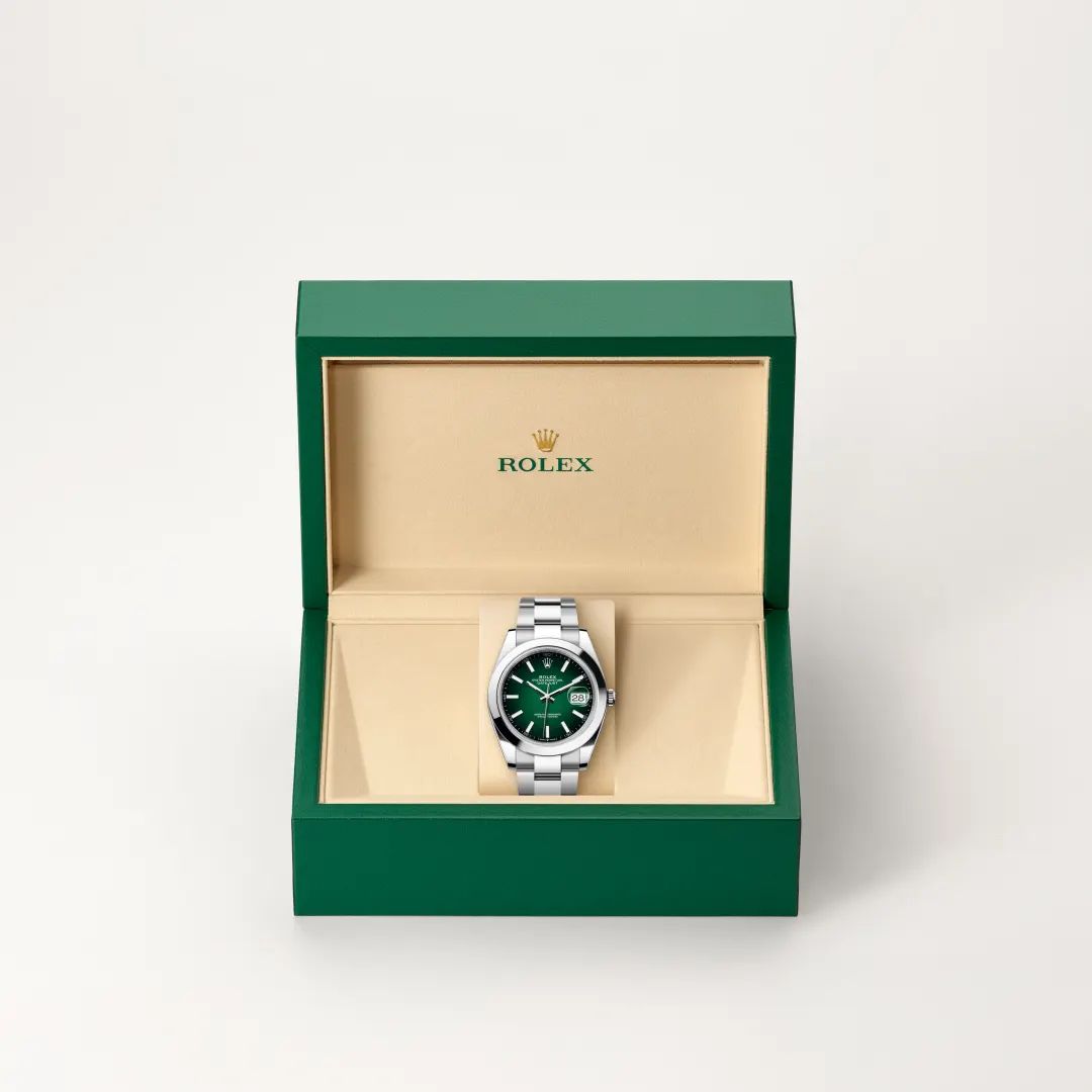 Rolex Datejust 41 in Oystersteelcon “Butterfly mother-of-pearl pavé”, lunetta Domed, bracciale Oystersteel