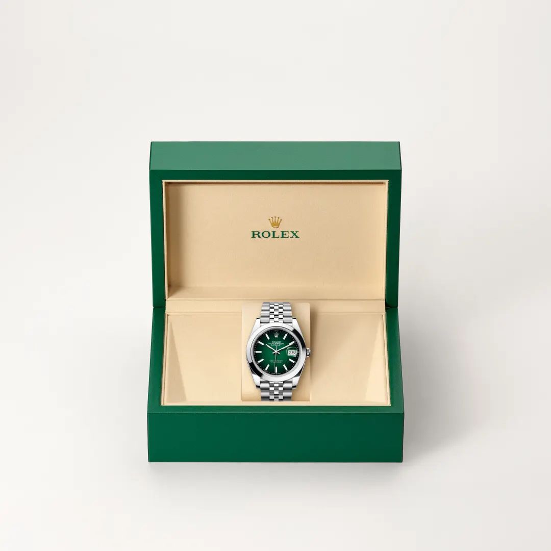 Rolex Datejust 41 in Oystersteelcon “Butterfly mother-of-pearl pavé”, lunetta Domed, bracciale Oystersteel