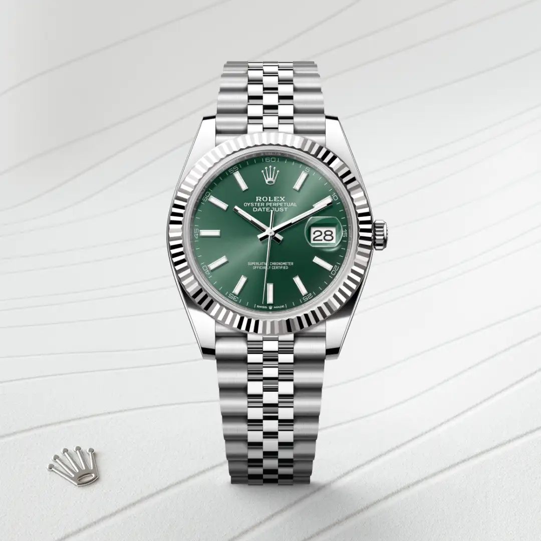 Rolex Datejust 41 in Oystersteelcon “Butterfly mother-of-pearl pavé”, lunetta Domed, bracciale Oystersteel