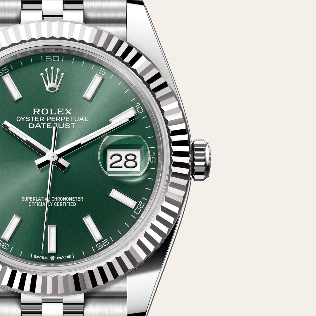 Rolex Datejust 41 in Oystersteelcon “Butterfly mother-of-pearl pavé”, lunetta Domed, bracciale Oystersteel