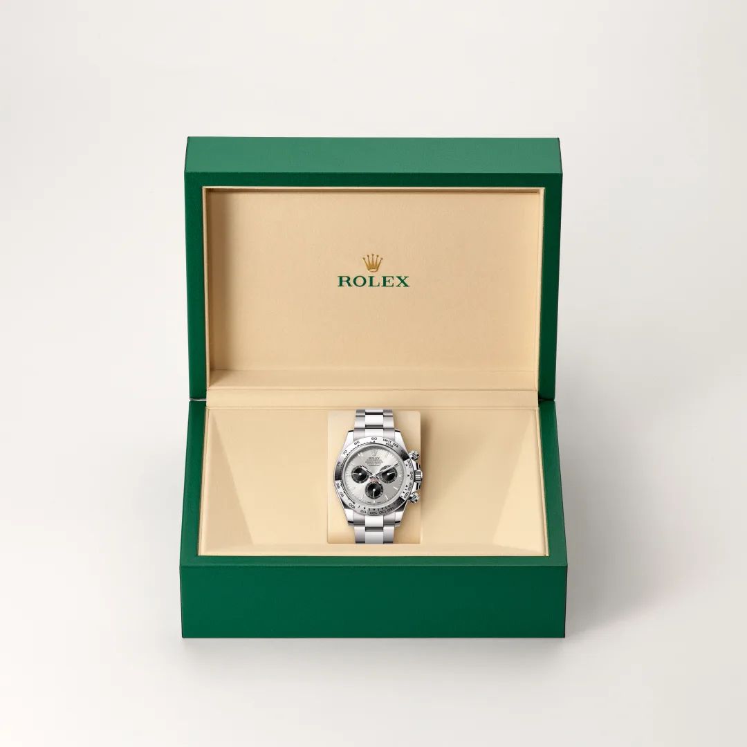 Rolex Cosmograph Daytona in Oystersteelcon “Butterfly mother-of-pearl pavé”, lunetta Domed, bracciale Oystersteel