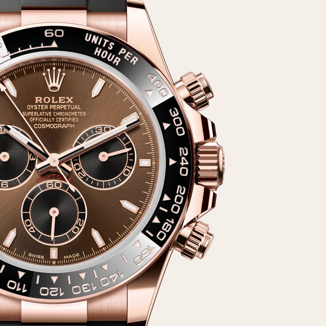 Rolex Cosmograph Daytona in Acciaio Oystersteelcon “Pavé madreperla farfalle”, lunetta Bombata, bracciale Acciaio Oystersteel
