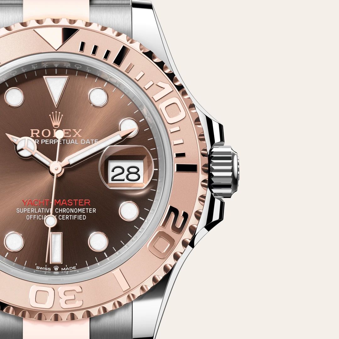 Rolex Yacht-Master 40 in Oystersteelcon “Butterfly mother-of-pearl pavé”, lunetta Domed, bracciale Oystersteel