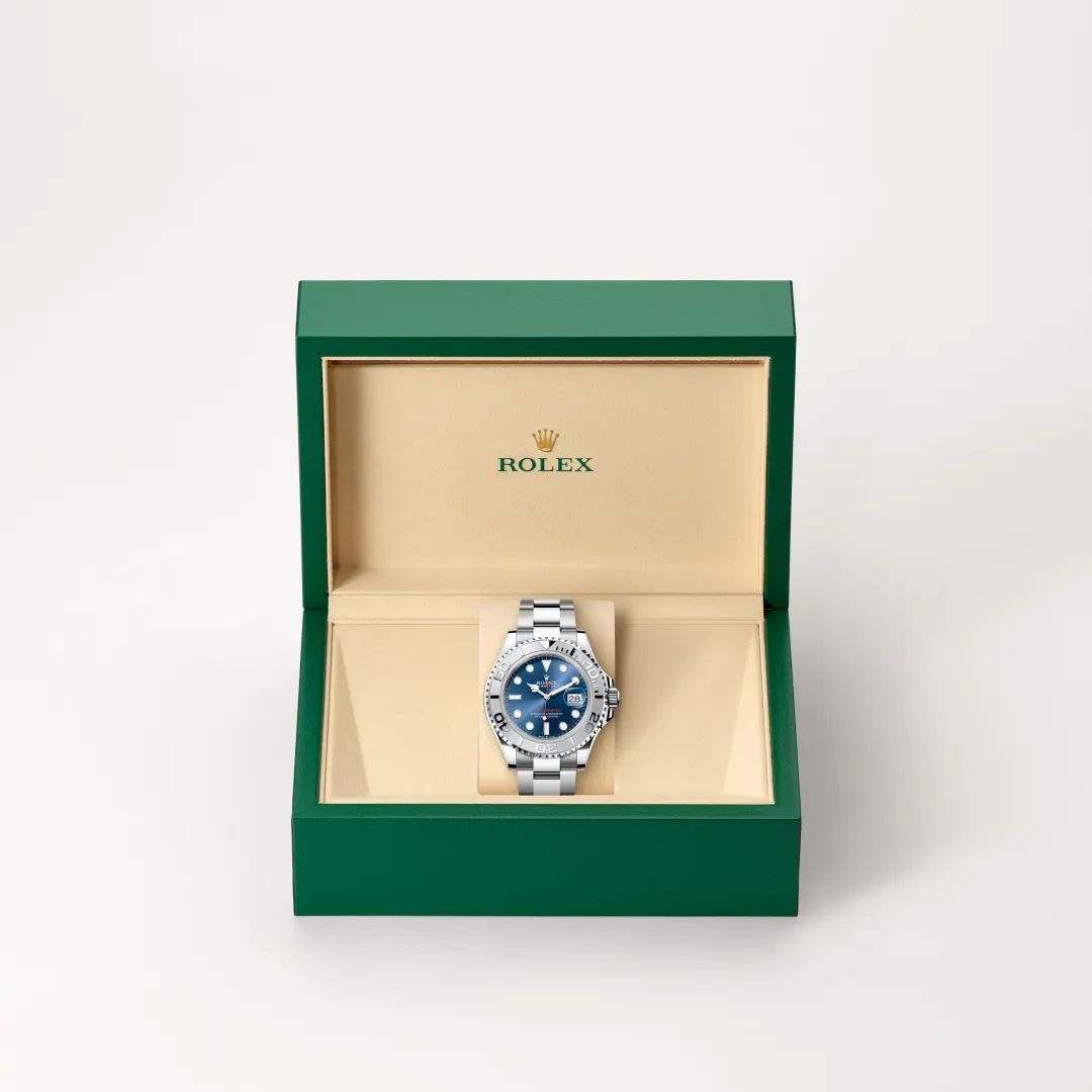 Rolex Yacht-Master 40 in Oystersteelcon “Butterfly mother-of-pearl pavé”, lunetta Domed, bracciale Oystersteel