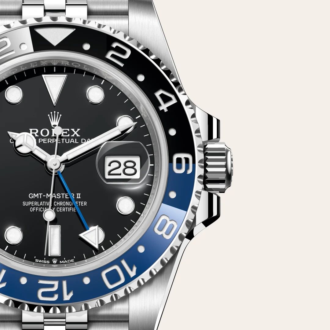 Rolex GMT-Master II in Acciaio Oystersteelcon “Pavé madreperla farfalle”, lunetta Bombata, bracciale Acciaio Oystersteel