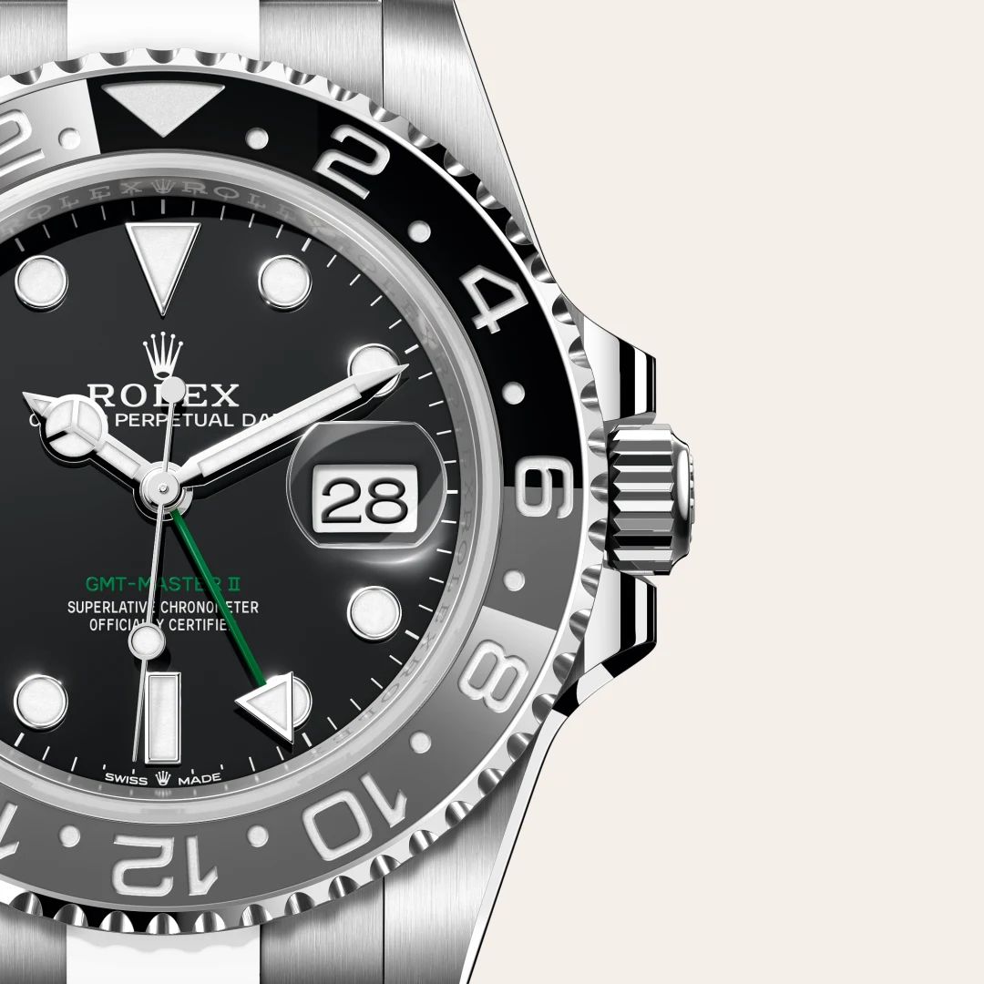 Rolex GMT-Master II in Oystersteelcon “Butterfly mother-of-pearl pavé”, lunetta Domed, bracciale Oystersteel
