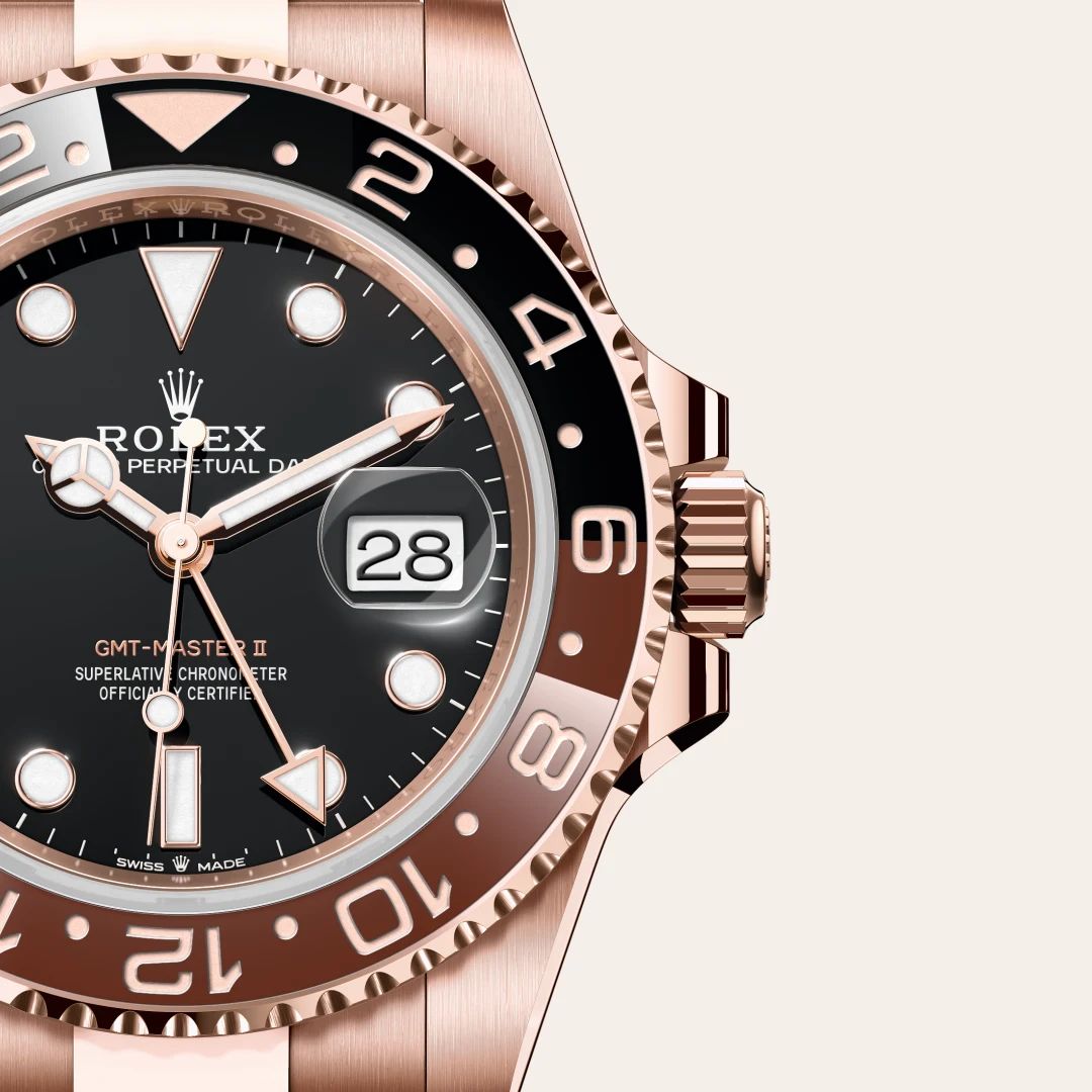 Rolex GMT-Master II in Oystersteelcon “Butterfly mother-of-pearl pavé”, lunetta Domed, bracciale Oystersteel