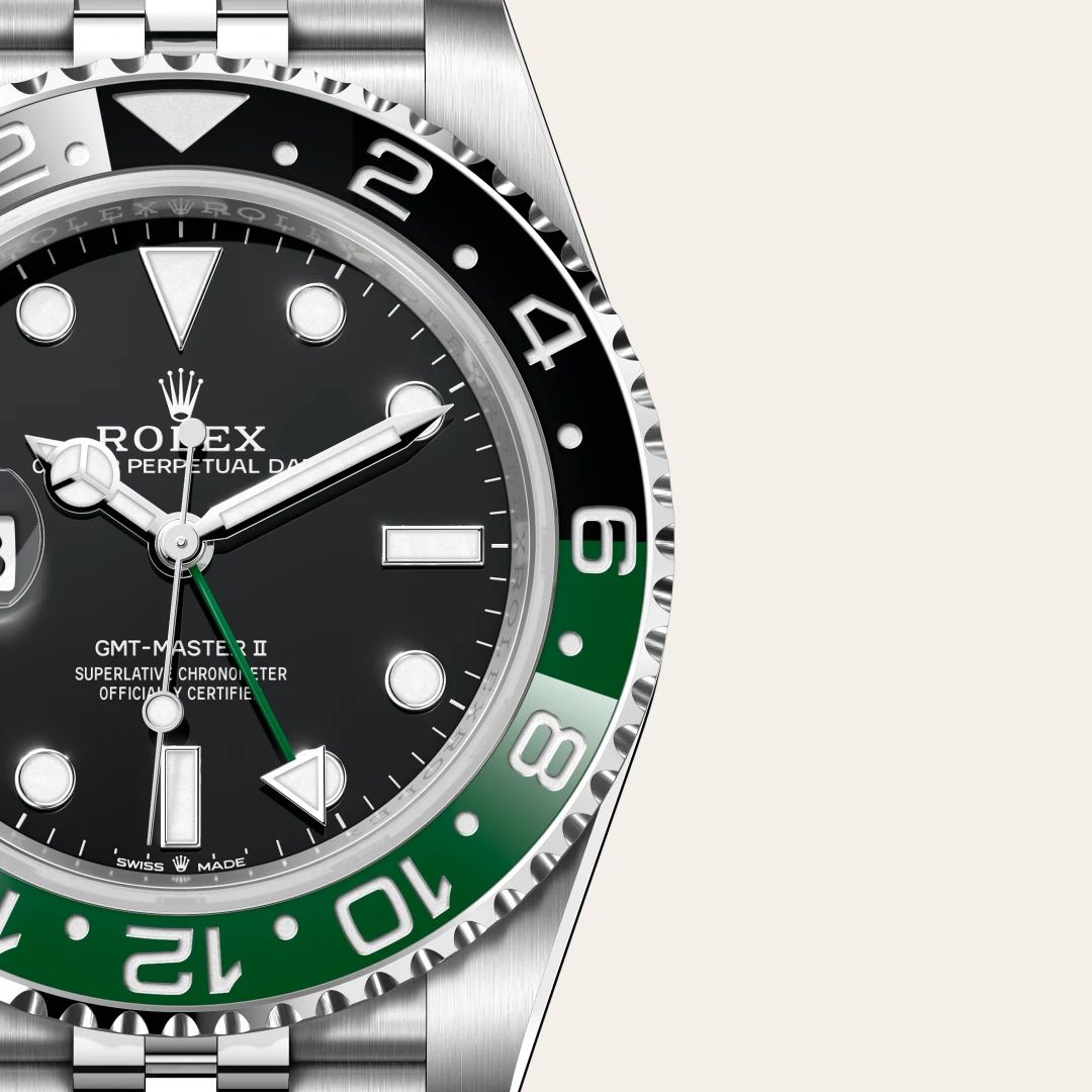 Rolex GMT-Master II in Acciaio Oystersteelcon “Pavé madreperla farfalle”, lunetta Bombata, bracciale Acciaio Oystersteel